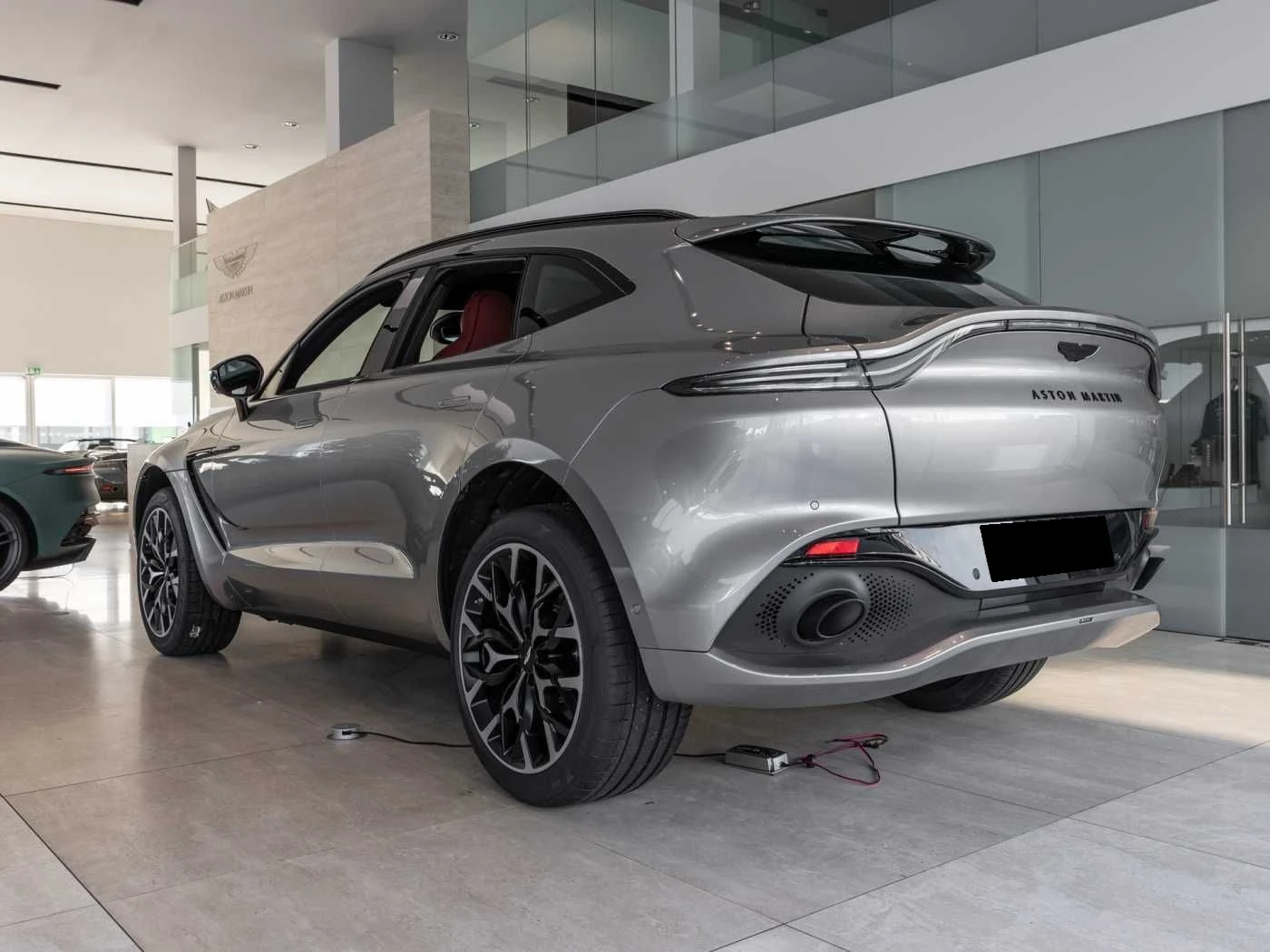 Aston Martin DBX V8/ BLACK PACK/ PANO/ 360/ LIFT/ 22/ - изображение 5