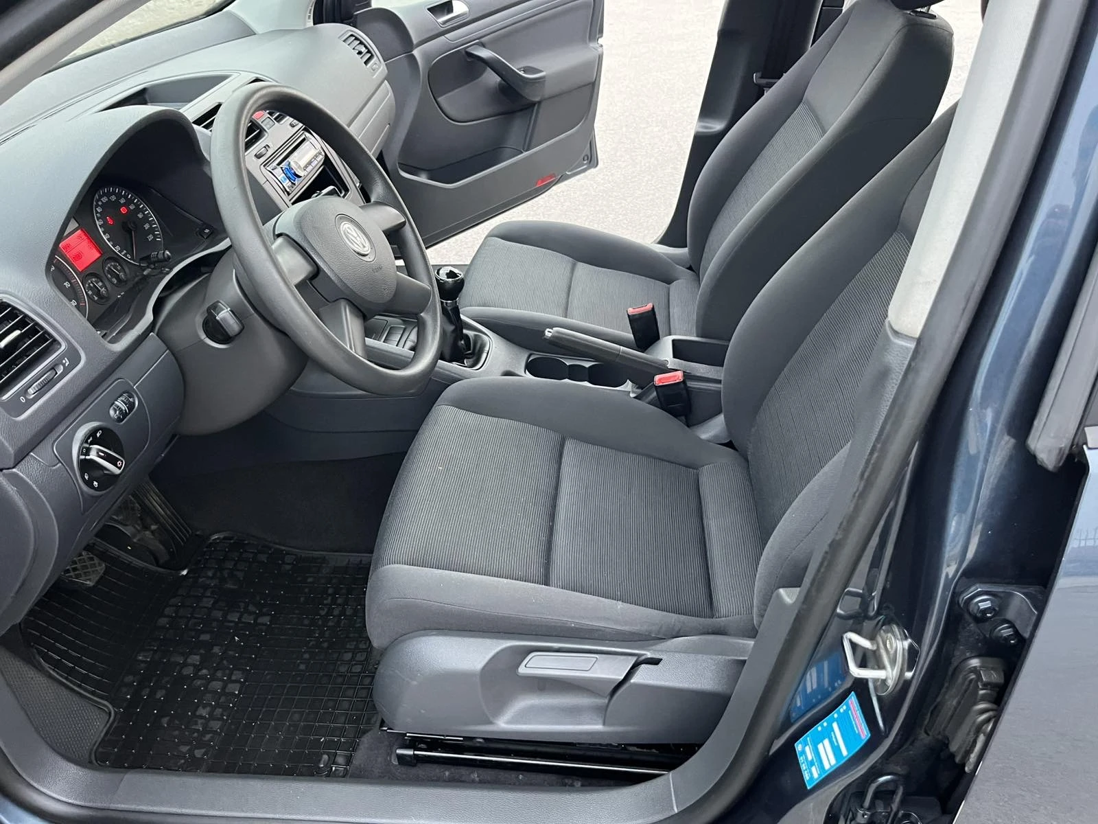 VW Golf 1.4I 75кс  КЛИМАТИК - изображение 8