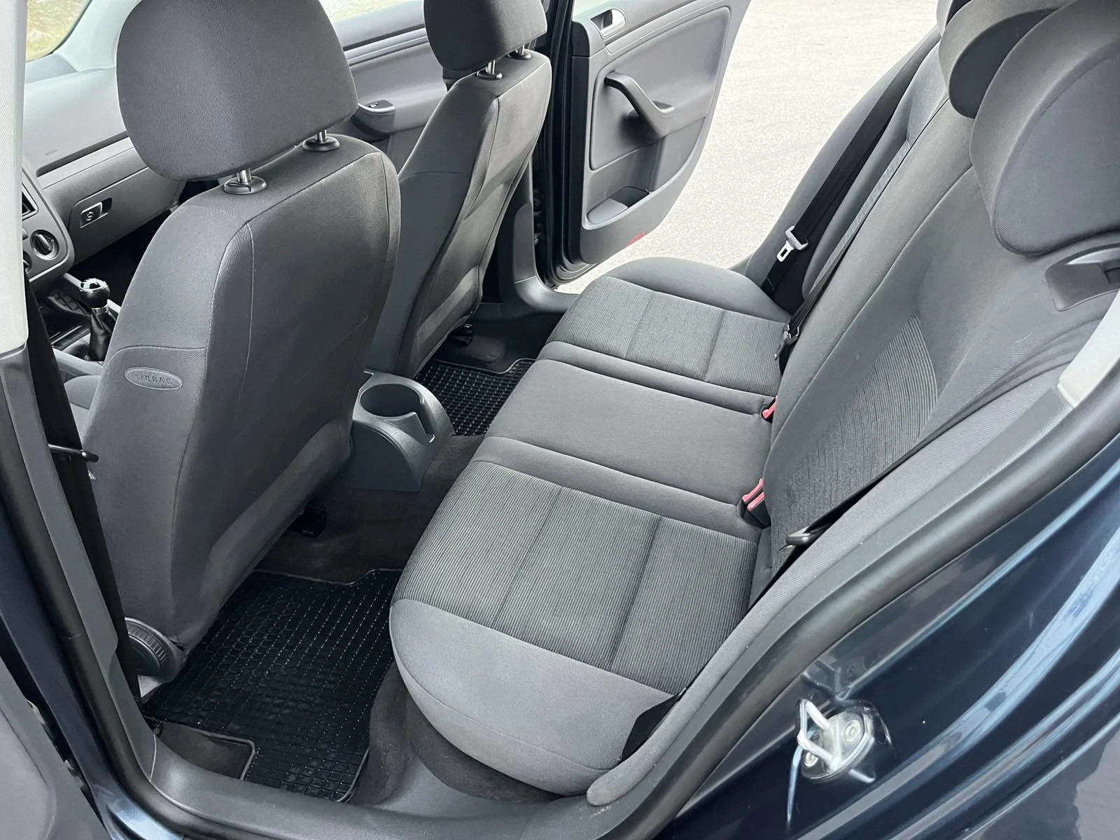 VW Golf 1.4I 75кс  КЛИМАТИК - изображение 9