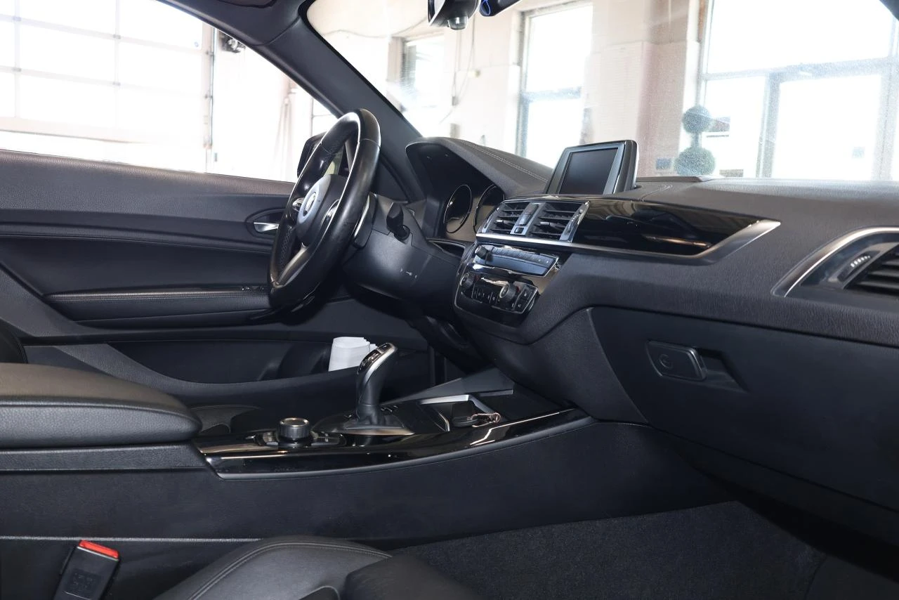 BMW 240 xDrive - M.PERF| SUNROOF| CAMERA| HEATED SEATS, снимка 13 - Автомобили и джипове - 53816816