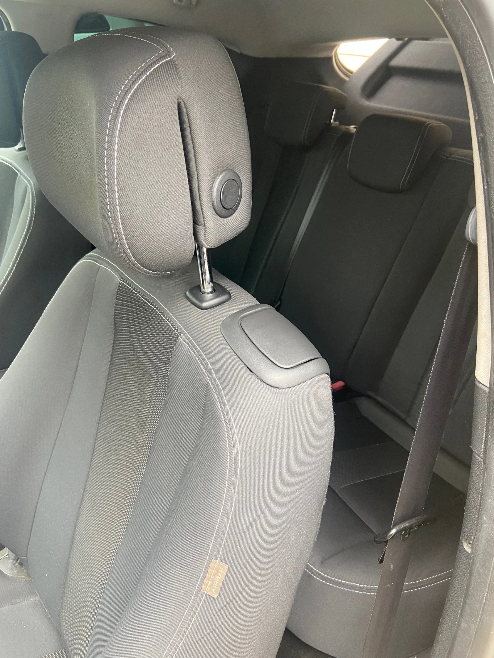 Renault Megane 4, снимка 8 - Автомобили и джипове - 53932562