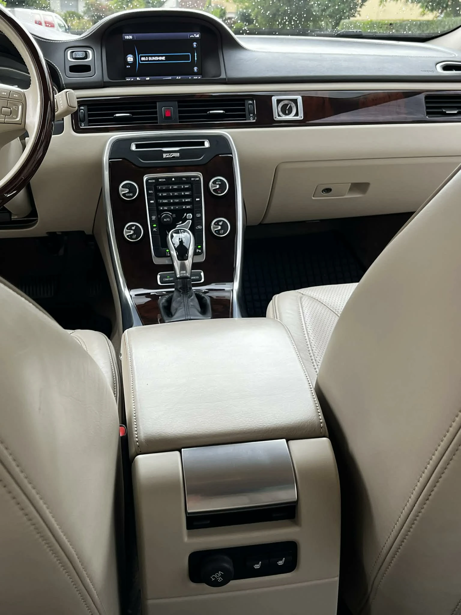 Volvo S80 2.4 D5 AWD, снимка 11 - Автомобили и джипове - 53966893