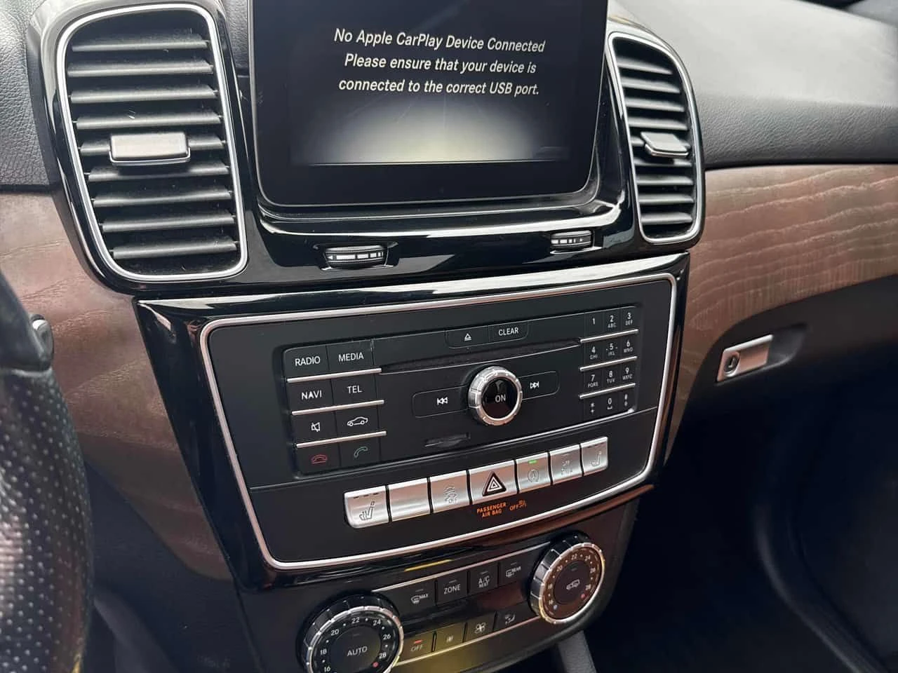 Mercedes-Benz GLE 450 * AMG * CARFAX * БЕЗ ПЪРВОНАЧАЛНА ВНОСКА, снимка 9 - Автомобили и джипове - 54145594