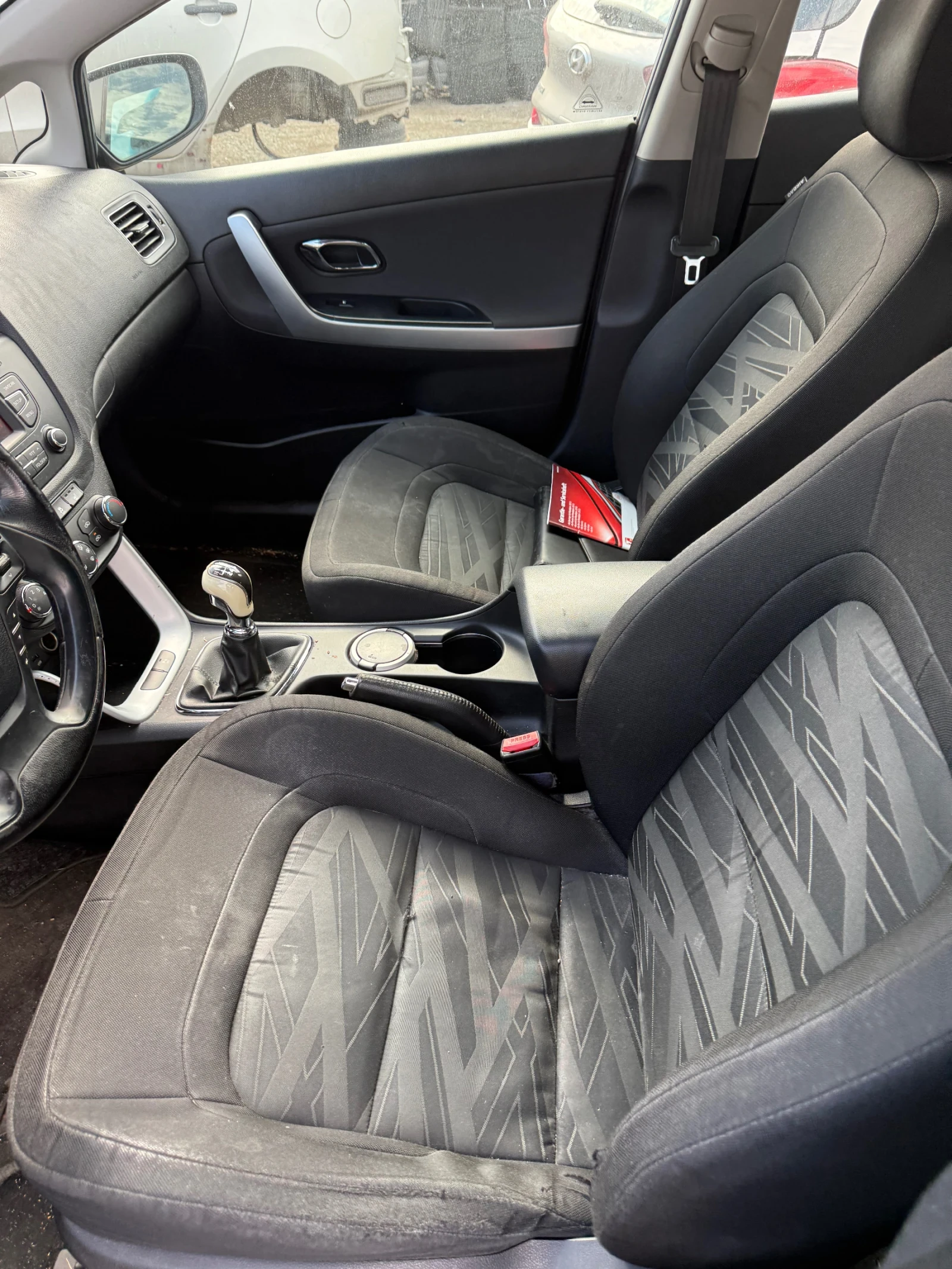 Kia Ceed, снимка 8 - Автомобили и джипове - 54171995