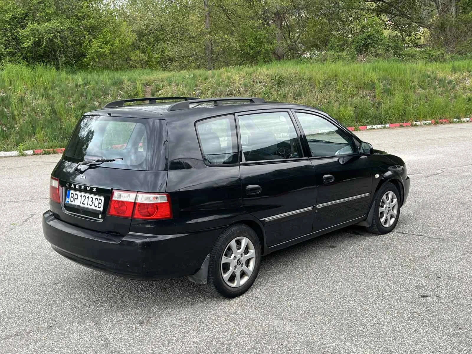 Kia Carens, снимка 3 - Автомобили и джипове - 54359277