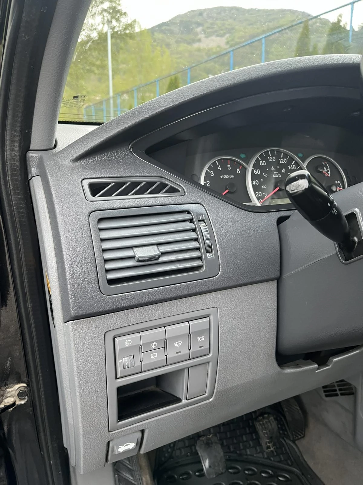 Kia Carens, снимка 7 - Автомобили и джипове - 54359277
