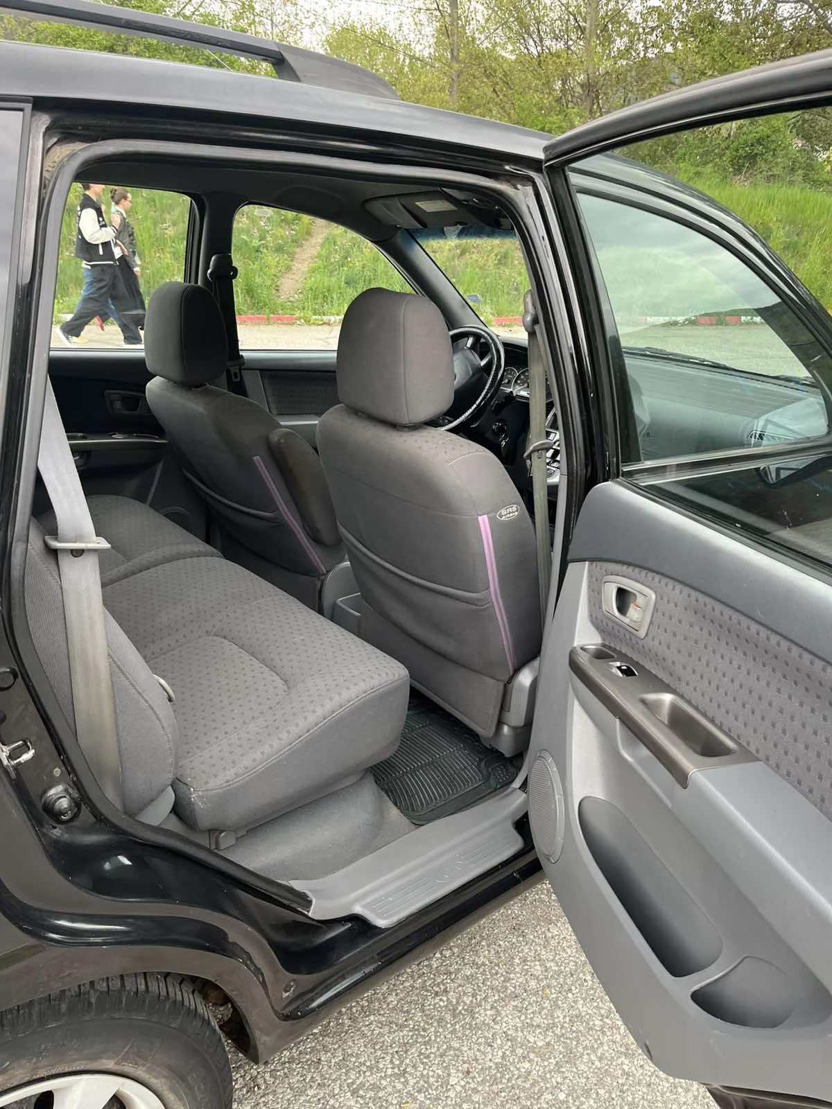 Kia Carens, снимка 9 - Автомобили и джипове - 54359277