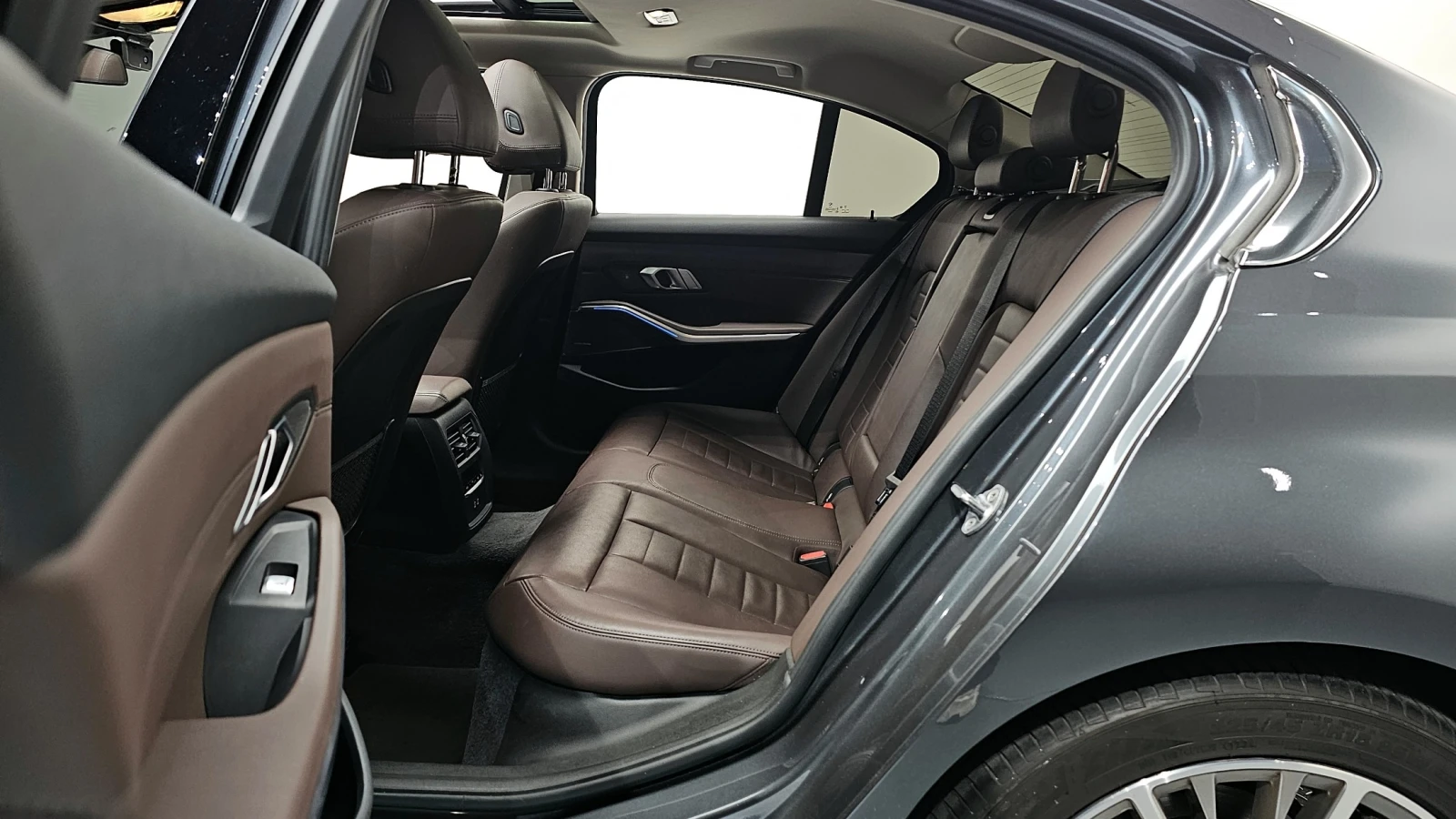 BMW 320 Luxury | HUD | 360 ������ | ���� | Adaptive Cruise | Mobile.bg � ����������� 10