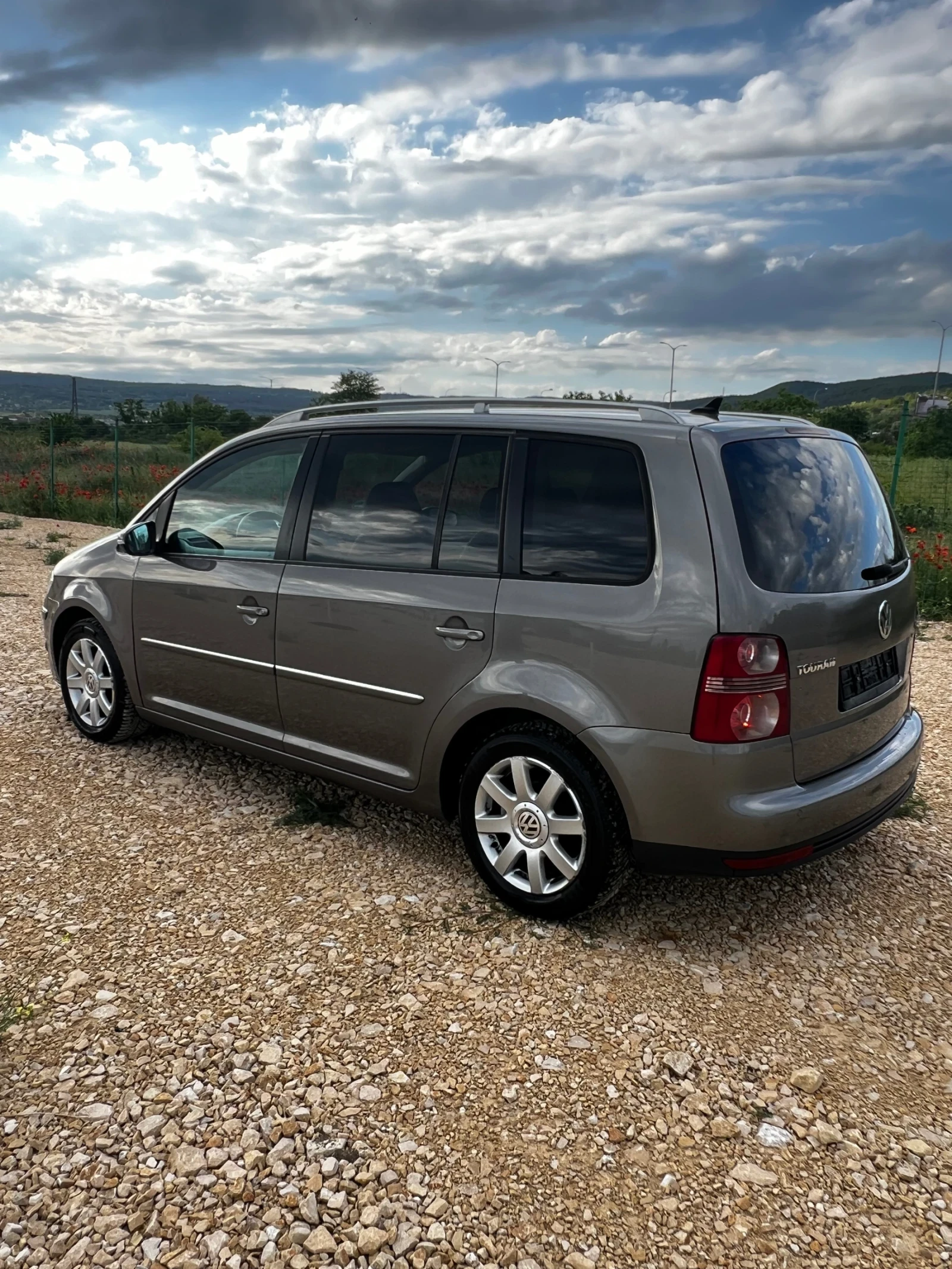VW Touran, снимка 4 - Автомобили и джипове - 54711448