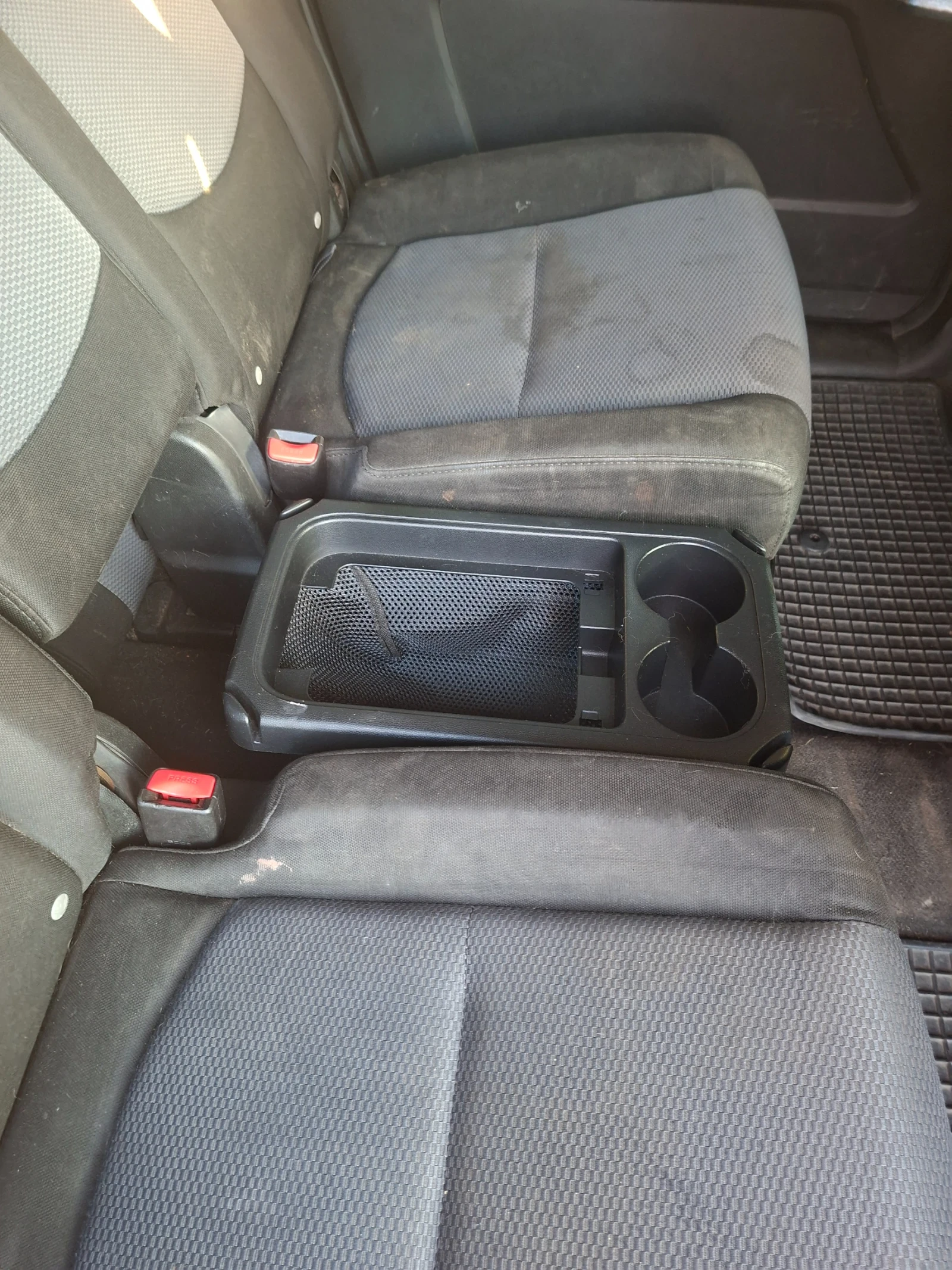 Mazda 5, снимка 11 - Автомобили и джипове - 55788582