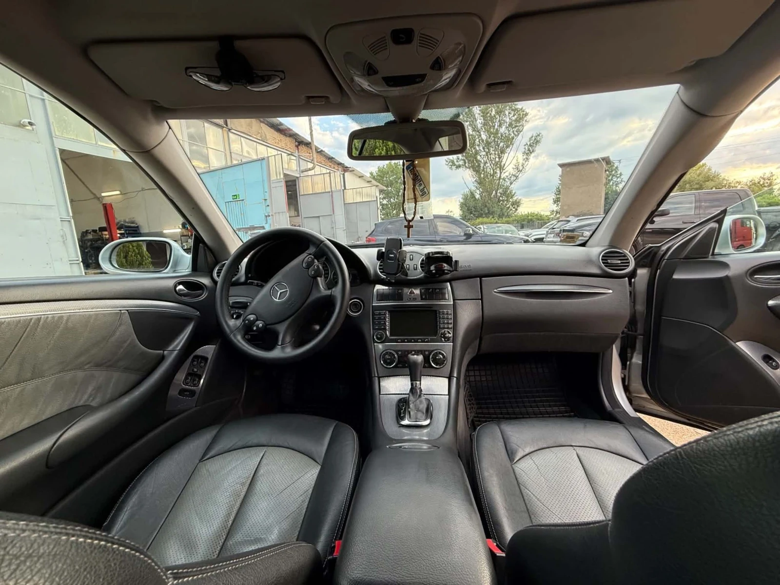 Mercedes-Benz CLK C200 Kompressor, снимка 10 - Автомобили и джипове - 55399368