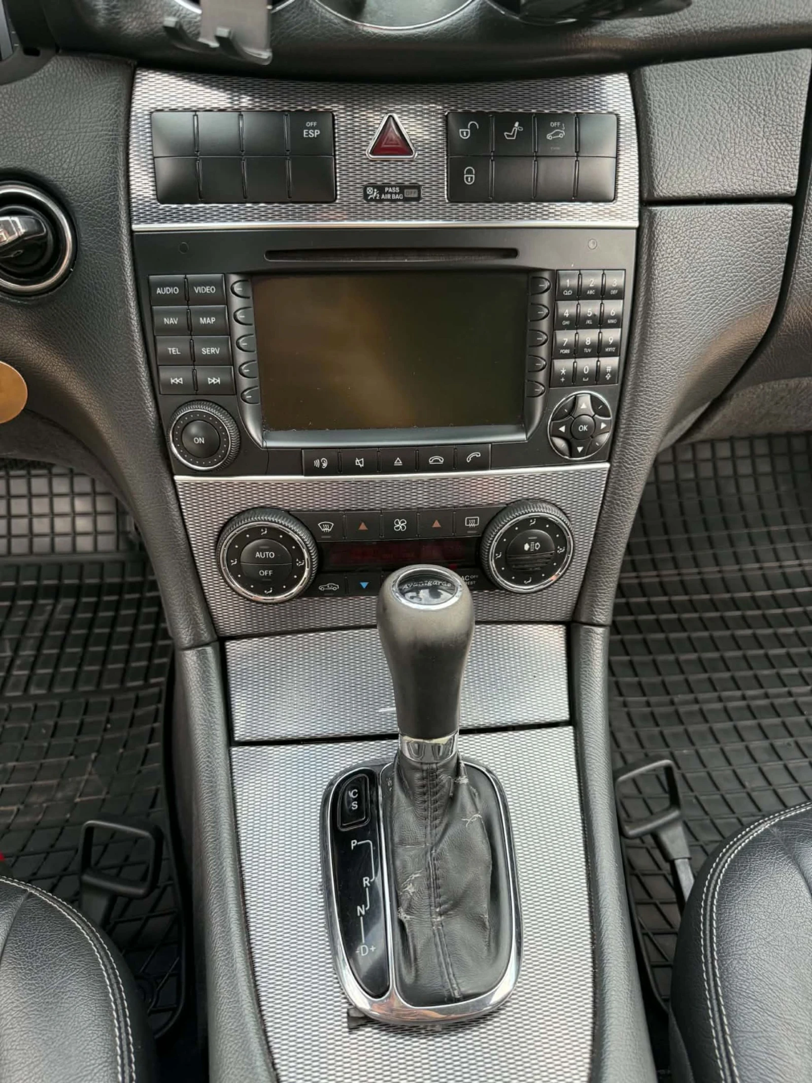 Mercedes-Benz CLK C200 Kompressor, снимка 11 - Автомобили и джипове - 55399368
