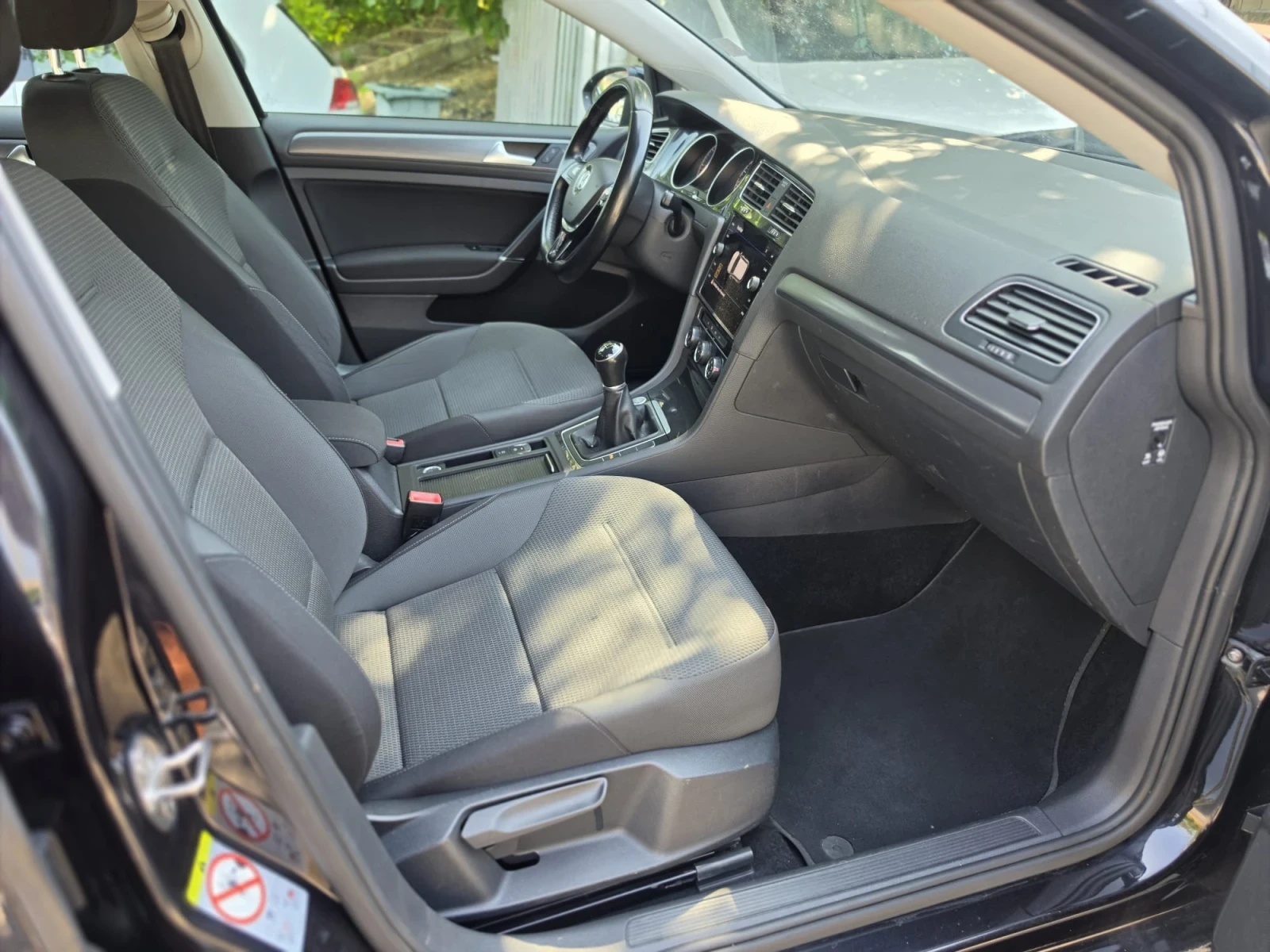 VW Golf TDI* Facelift* LED* Keyless, снимка 15 - Автомобили и джипове - 55584150