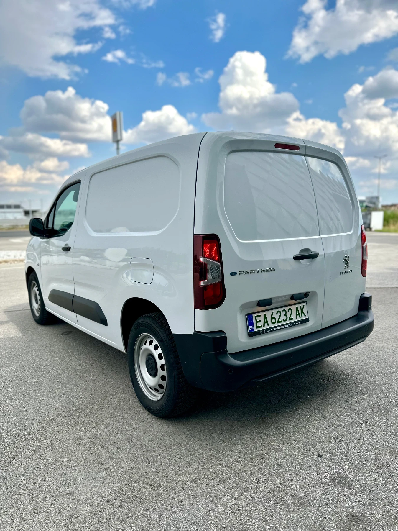 Peugeot Partner 100% Ел. 7900км N1, снимка 4 - Автомобили и джипове - 55605772