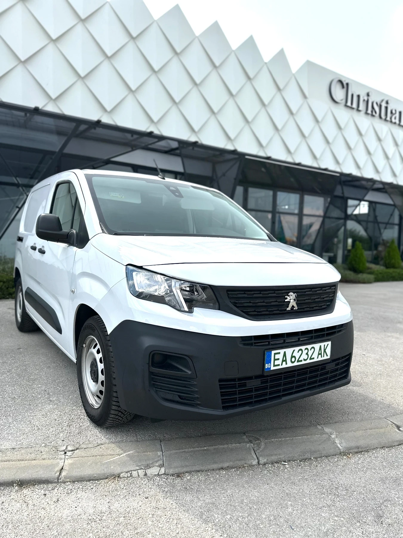 Peugeot Partner 100% Ел. 7900км N1, снимка 3 - Автомобили и джипове - 55605772