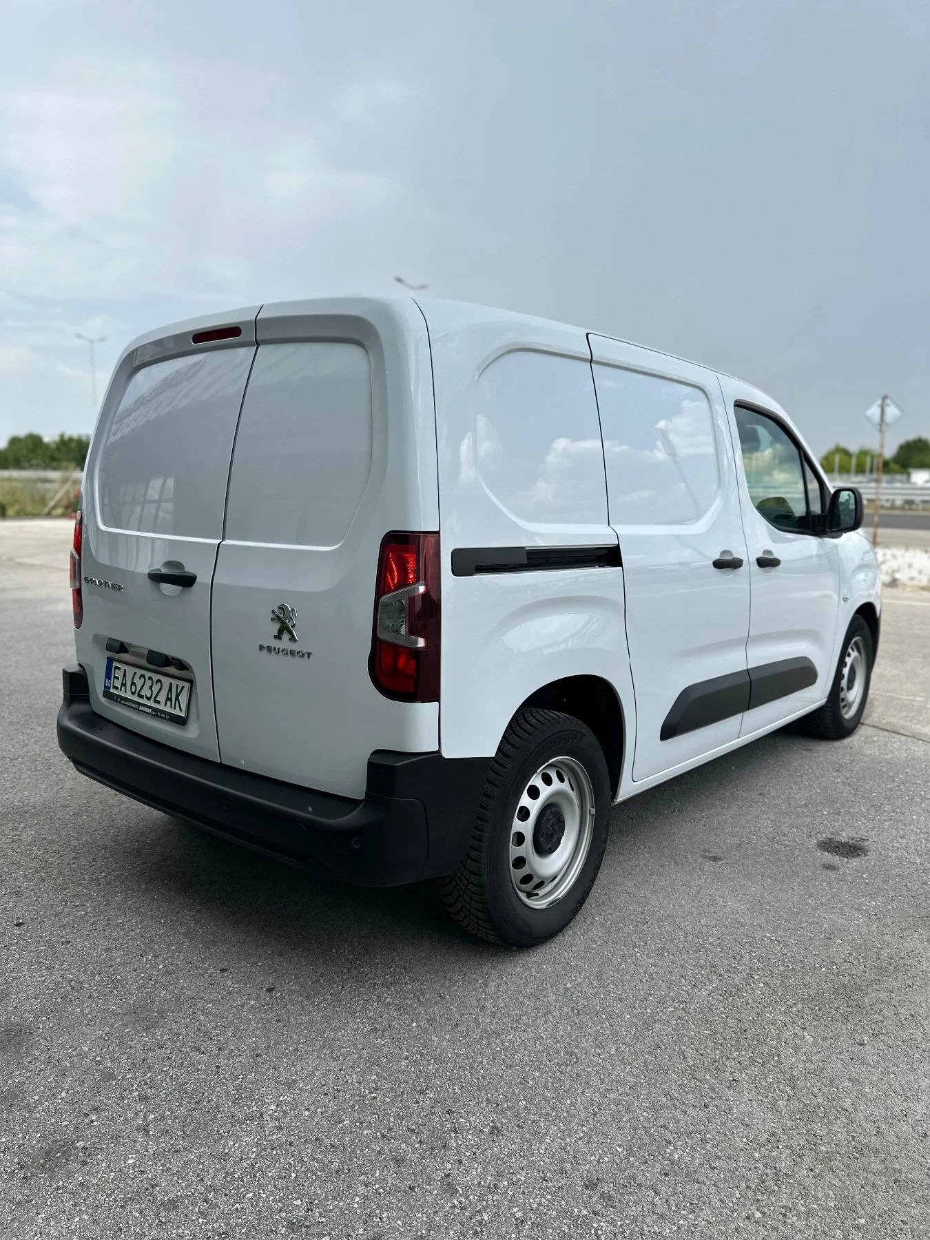 Peugeot Partner 100% Ел. 7900км N1, снимка 5 - Автомобили и джипове - 55605772