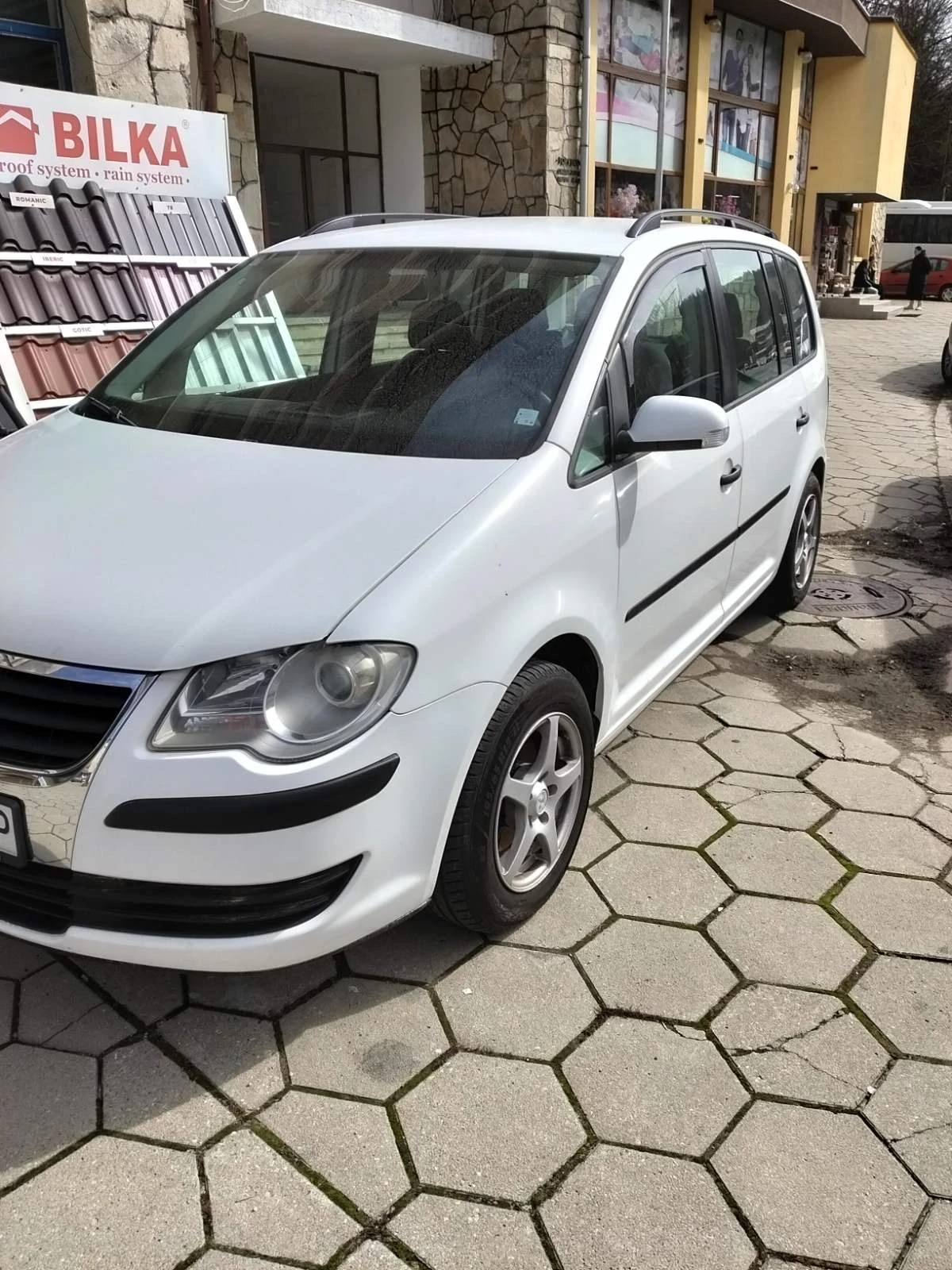VW Touran 1.6 Bifuel, снимка 2 - Автомобили и джипове - 55877520