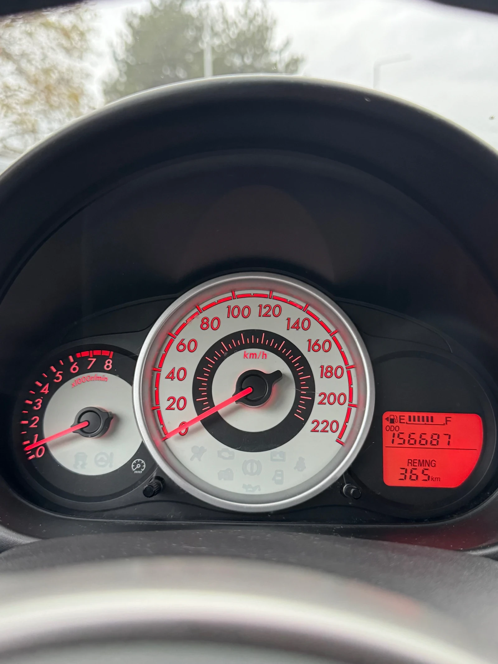 Mazda 2, снимка 9 - Автомобили и джипове - 55903229