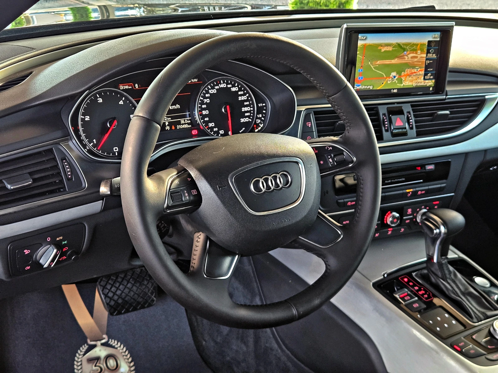 Audi A7 S-LINE/GERMANY/DISTRON/AMBIENT/ПОДГРЕВ/KEYLESS/LIZ, снимка 10 - Автомобили и джипове - 56073211