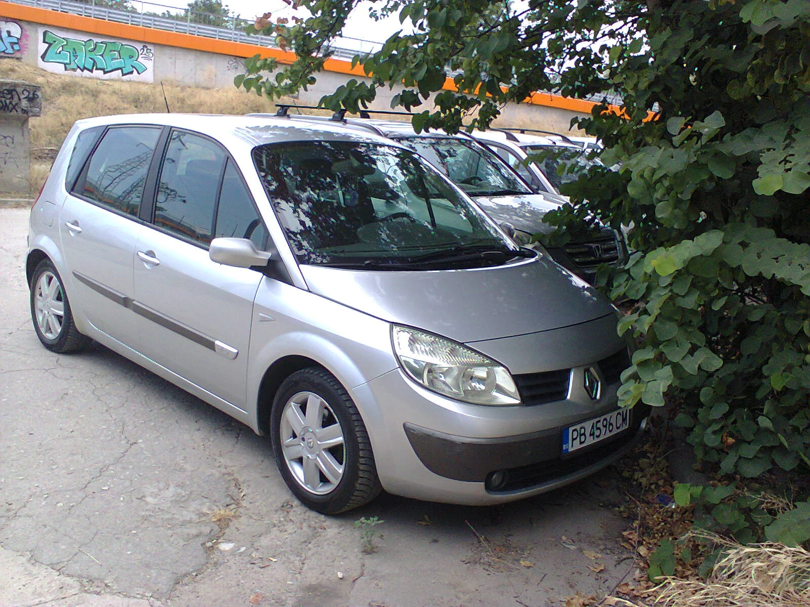 Renault Scenic 1.5 Тdci-86 коня , снимка 9 - Автомобили и джипове - 56144200