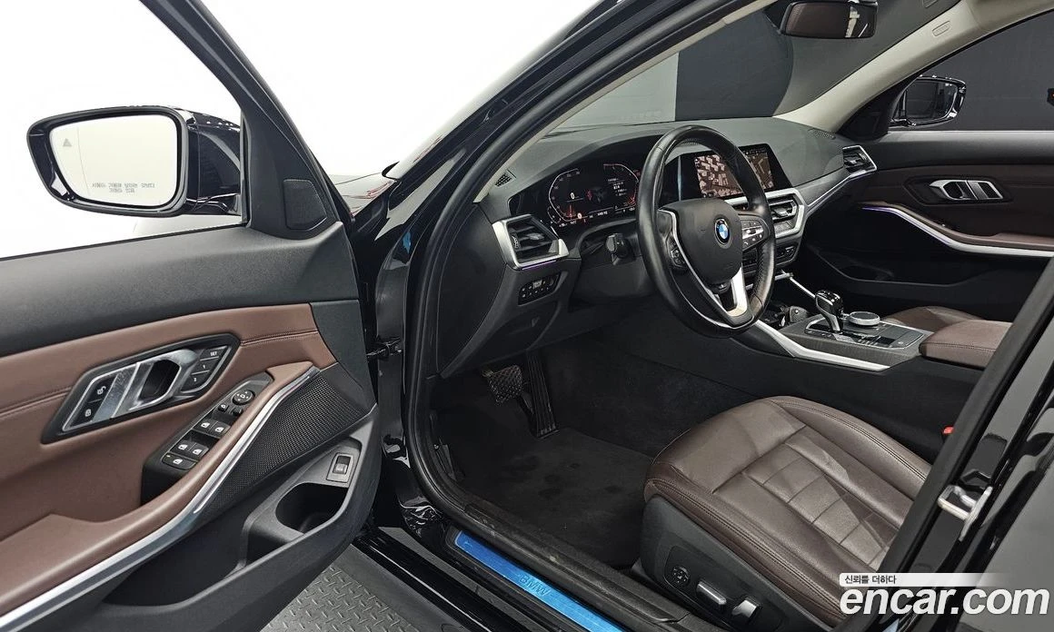 BMW 330 330i Luxury, снимка 16 - Автомобили и джипове - 56156618