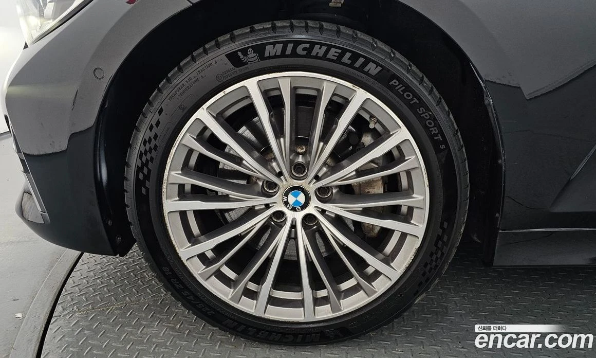 BMW 330 330i Luxury, снимка 4 - Автомобили и джипове - 56156618