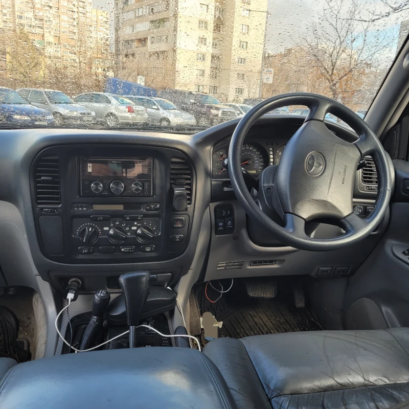 Toyota Land cruiser 100, снимка 8 - Автомобили и джипове - 48296580