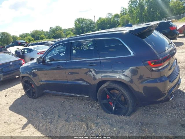 Jeep Grand cherokee SRT* 6.4* V8* 8ZF* ПОДГРЕВ* КАМЕРА* КЕЙЛЕС* LANE*  - изображение 6