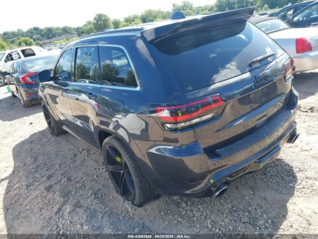 Jeep Grand cherokee SRT* 6.4* V8* 8ZF* ПОДГРЕВ* КАМЕРА* КЕЙЛЕС* LANE*  - изображение 4