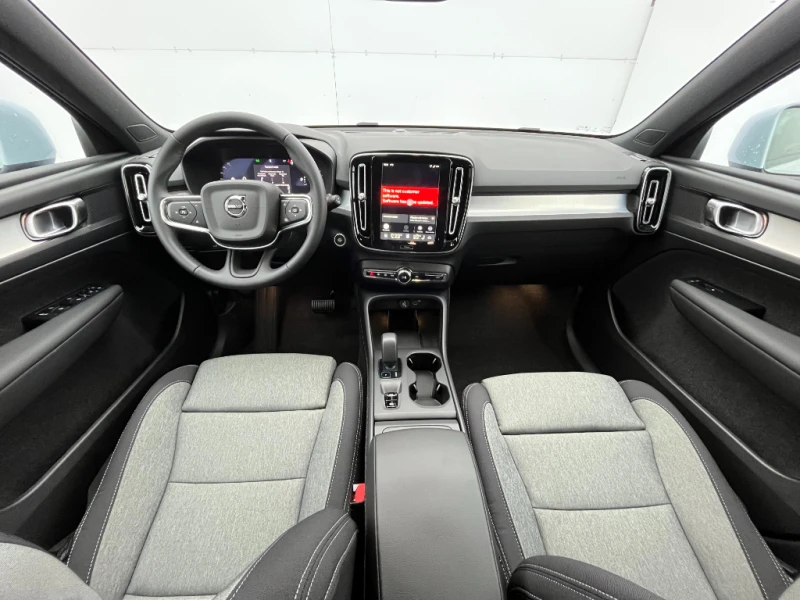 Volvo XC40 Фабрично нов автомобил | 2год. гаранция , снимка 10 - Автомобили и джипове - 53188610
