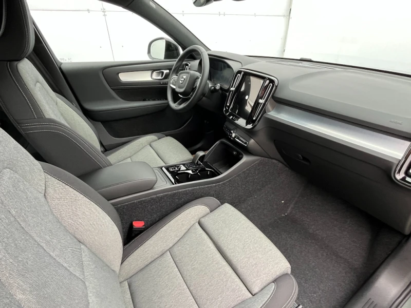 Volvo XC40 Фабрично нов автомобил | 2год. гаранция , снимка 14 - Автомобили и джипове - 53188610