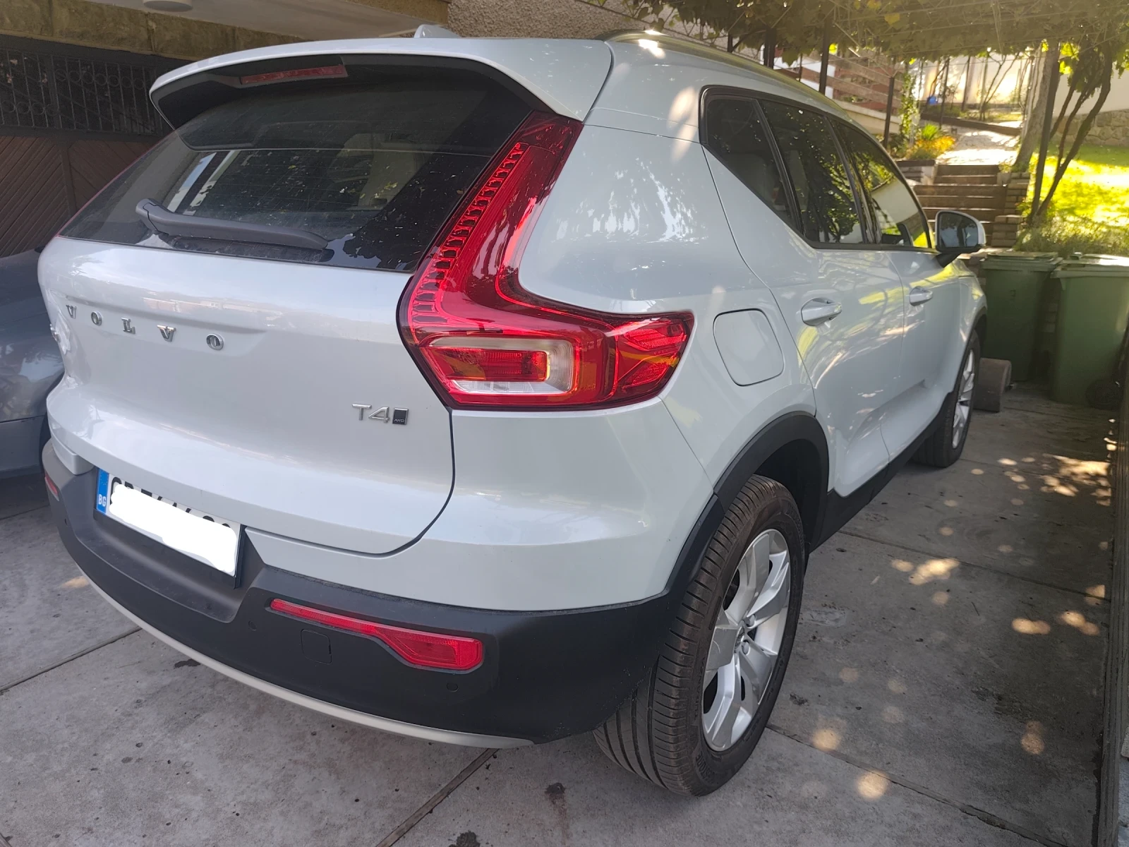 Volvo XC40 4х4 2.0 T4 190к.с Автоматик Euro 6D - изображение 2