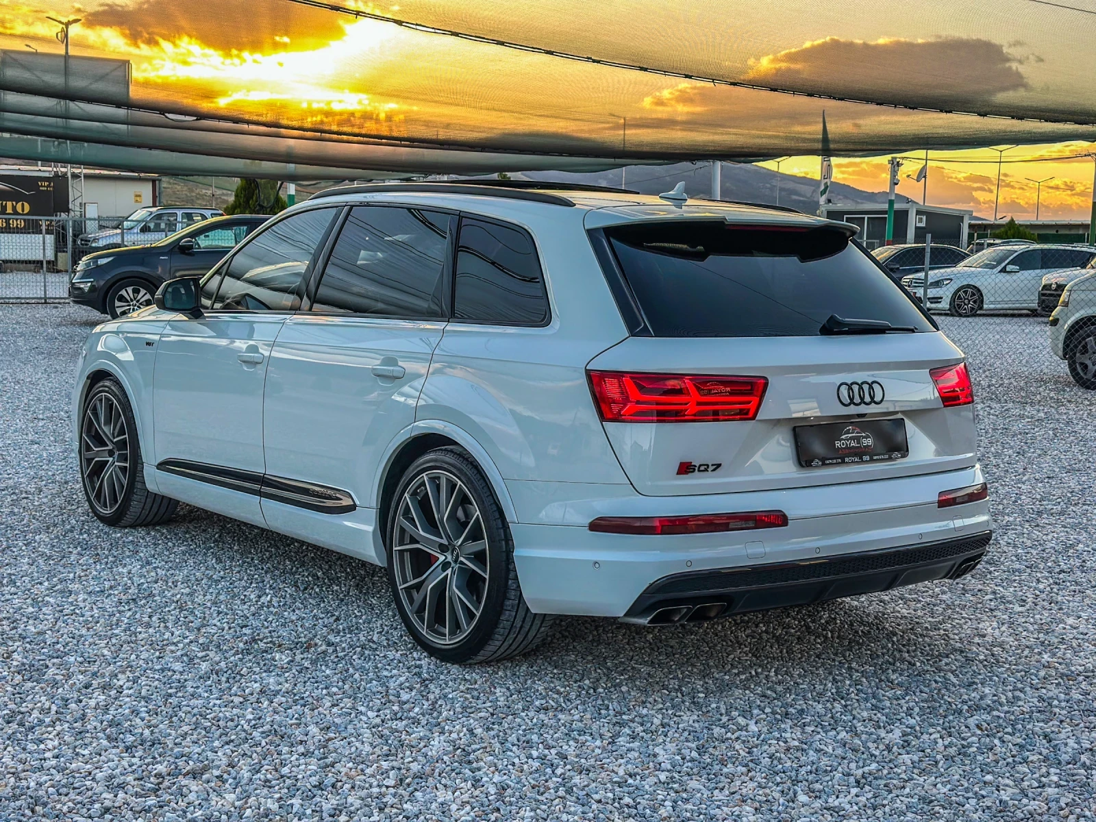 Audi SQ7 RS СЕДАЛКИ::NIGHT VISION::PANORAMA::BOSE::MATRIX:: - изображение 3