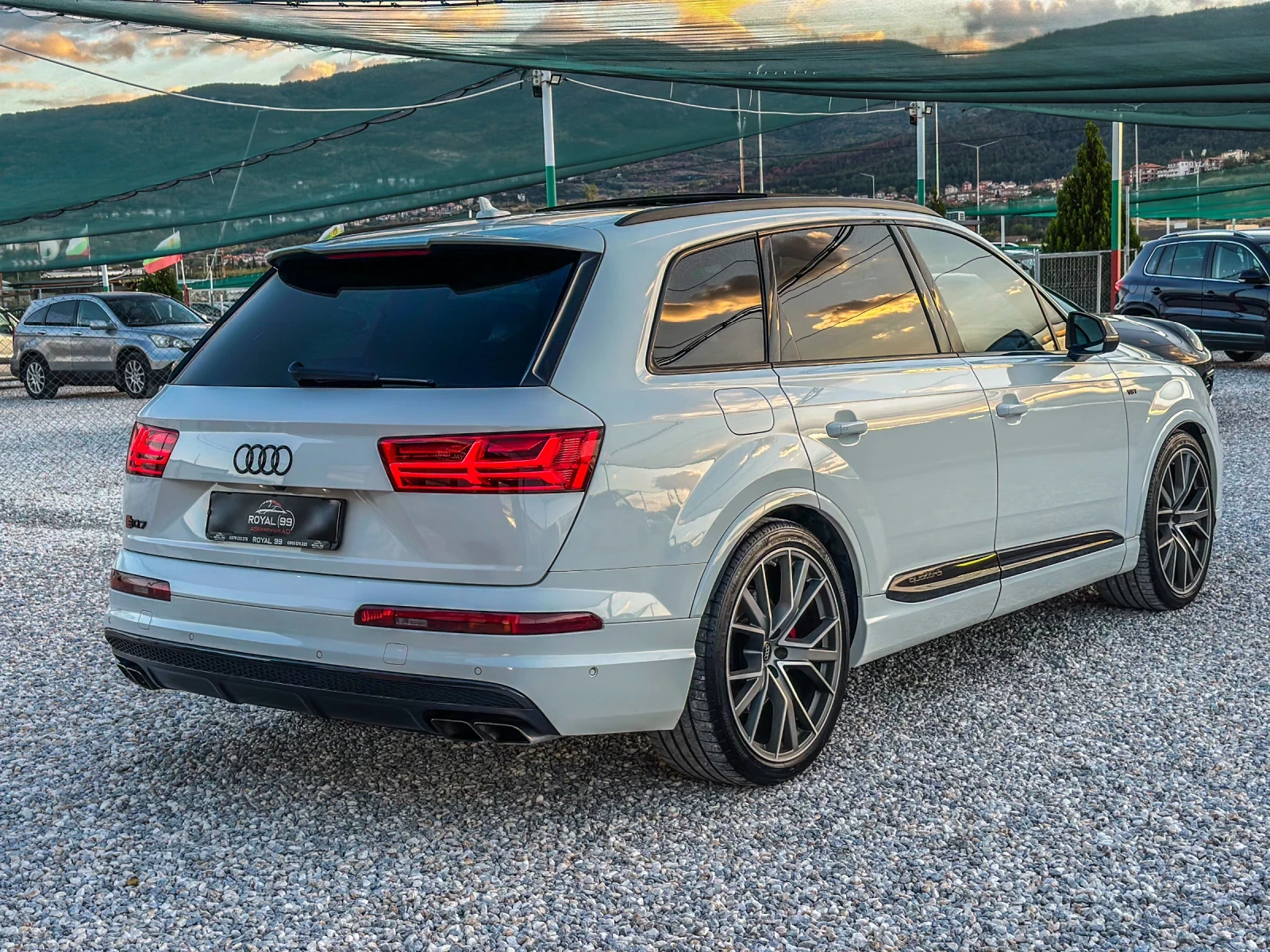 Audi SQ7 RS СЕДАЛКИ::NIGHT VISION::PANORAMA::BOSE::MATRIX:: - изображение 4