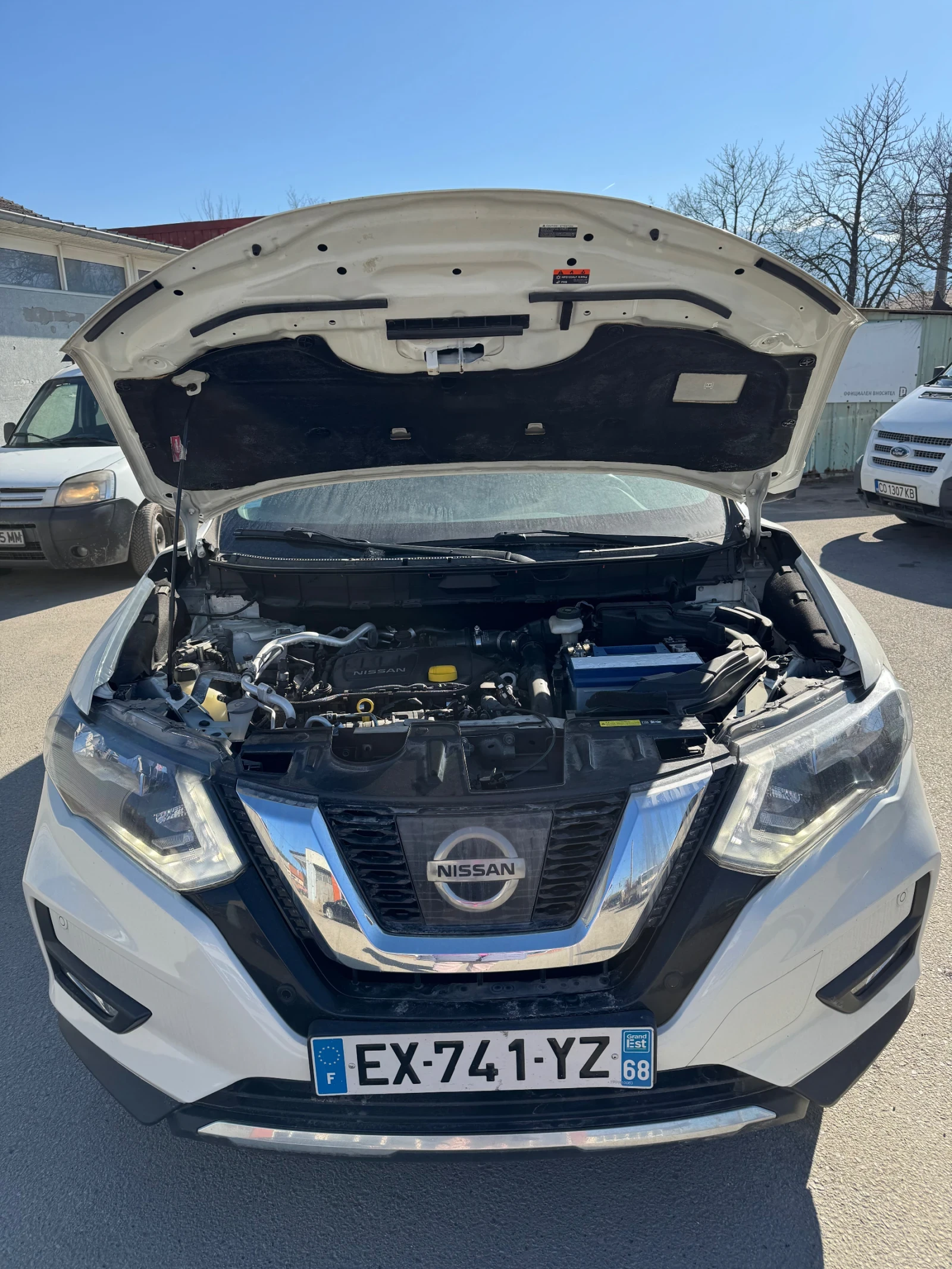 Nissan X-trail 1.6, снимка 8 - Автомобили и джипове - 53741062