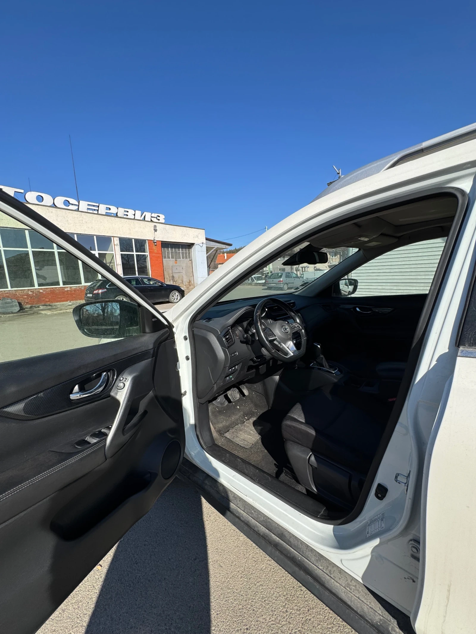 Nissan X-trail 1.6, снимка 10 - Автомобили и джипове - 53741062