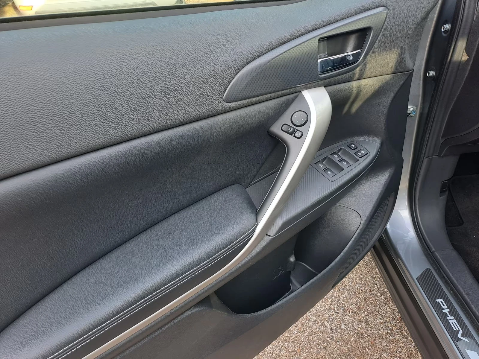 Mitsubishi Eclipse Cross 2.4PHEV/188HP/PLUS/4WD/360/LED/NAVI/ACC/CPLAY/863g - изображение 7