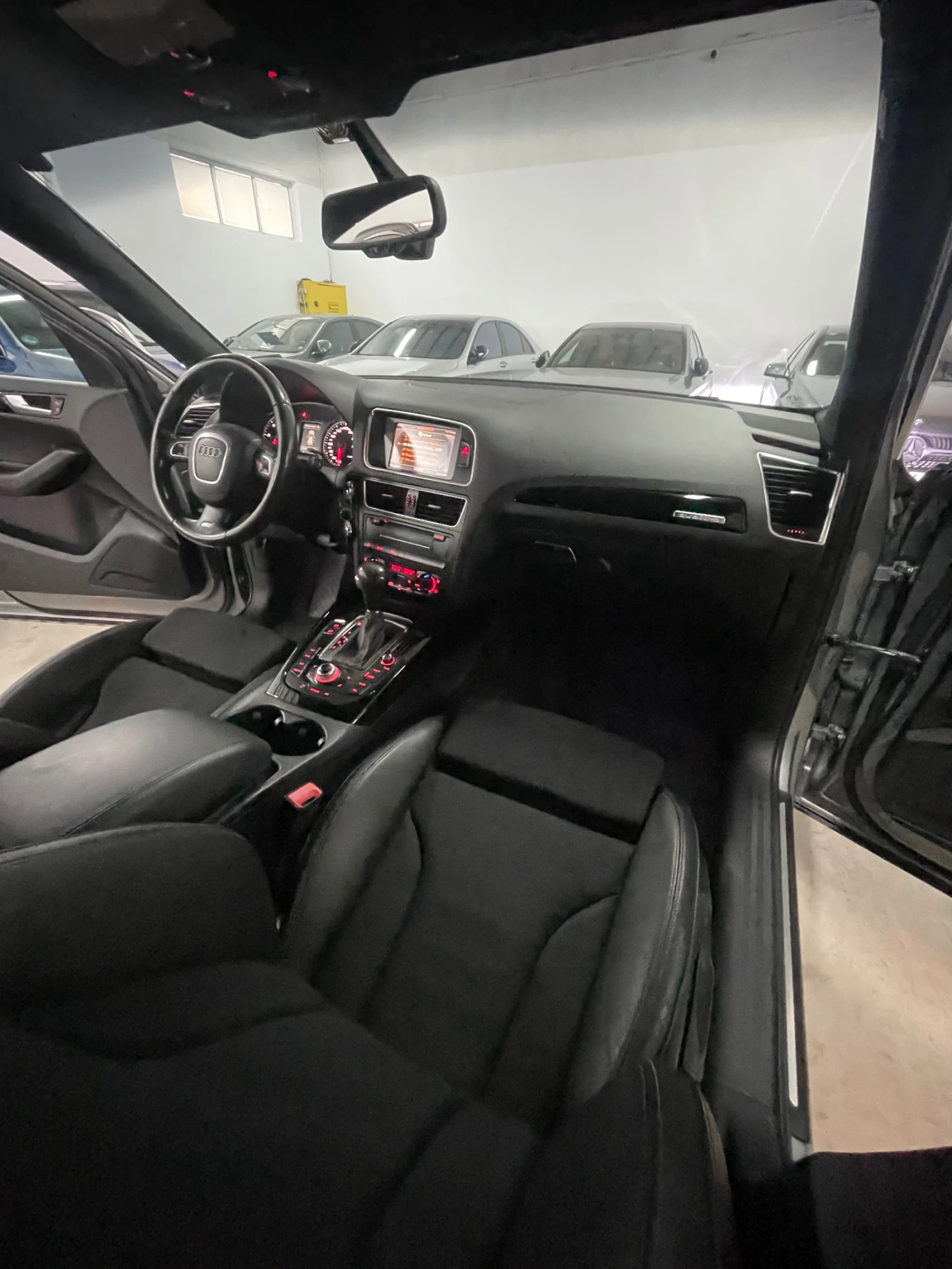Audi Q5 Sline/3.0tdi/подгрев/лед /Обслужена!!!, снимка 15 - Автомобили и джипове - 53930892
