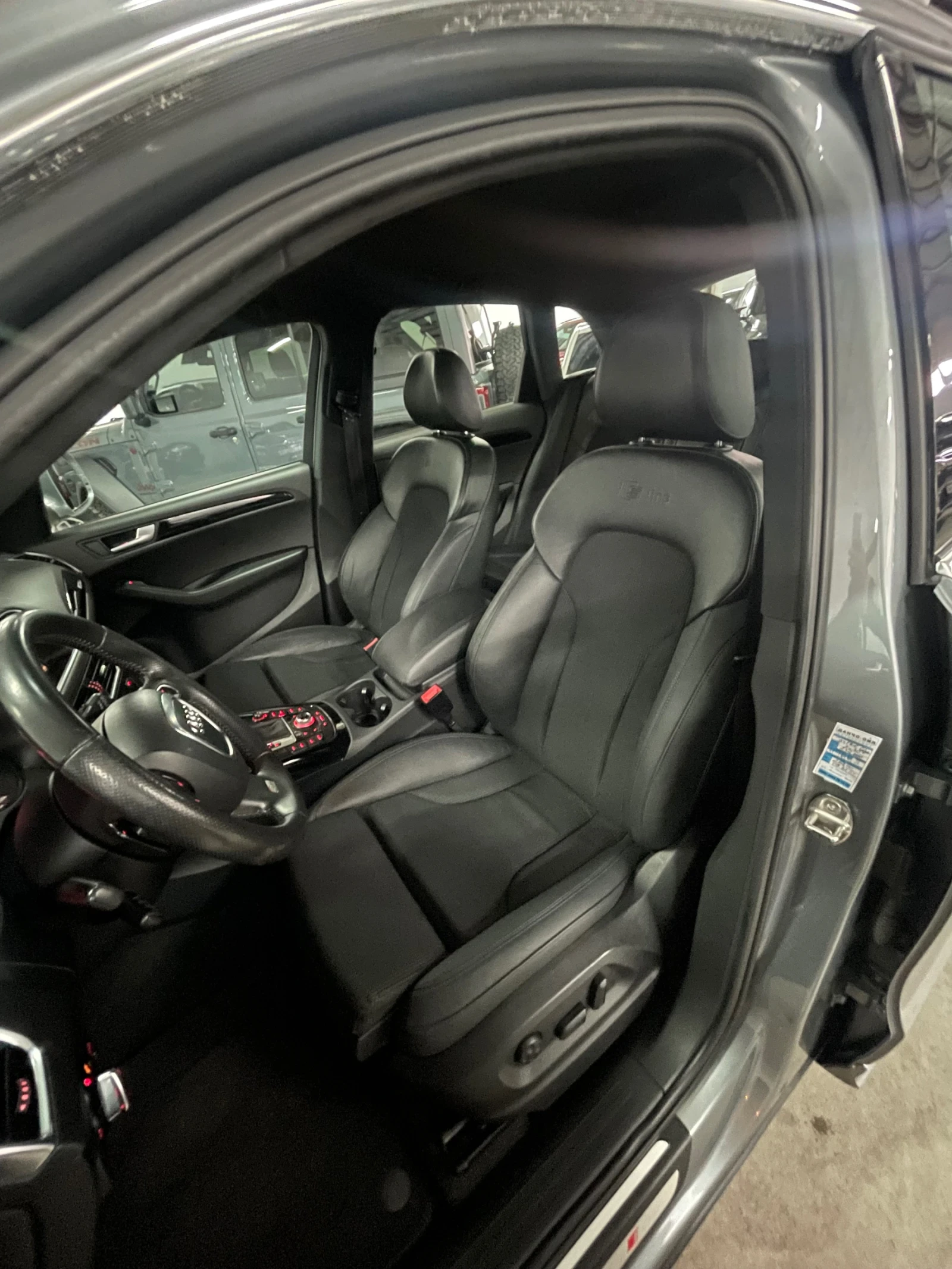 Audi Q5 Sline/3.0tdi/подгрев/лед /Обслужена!!!, снимка 11 - Автомобили и джипове - 53930892