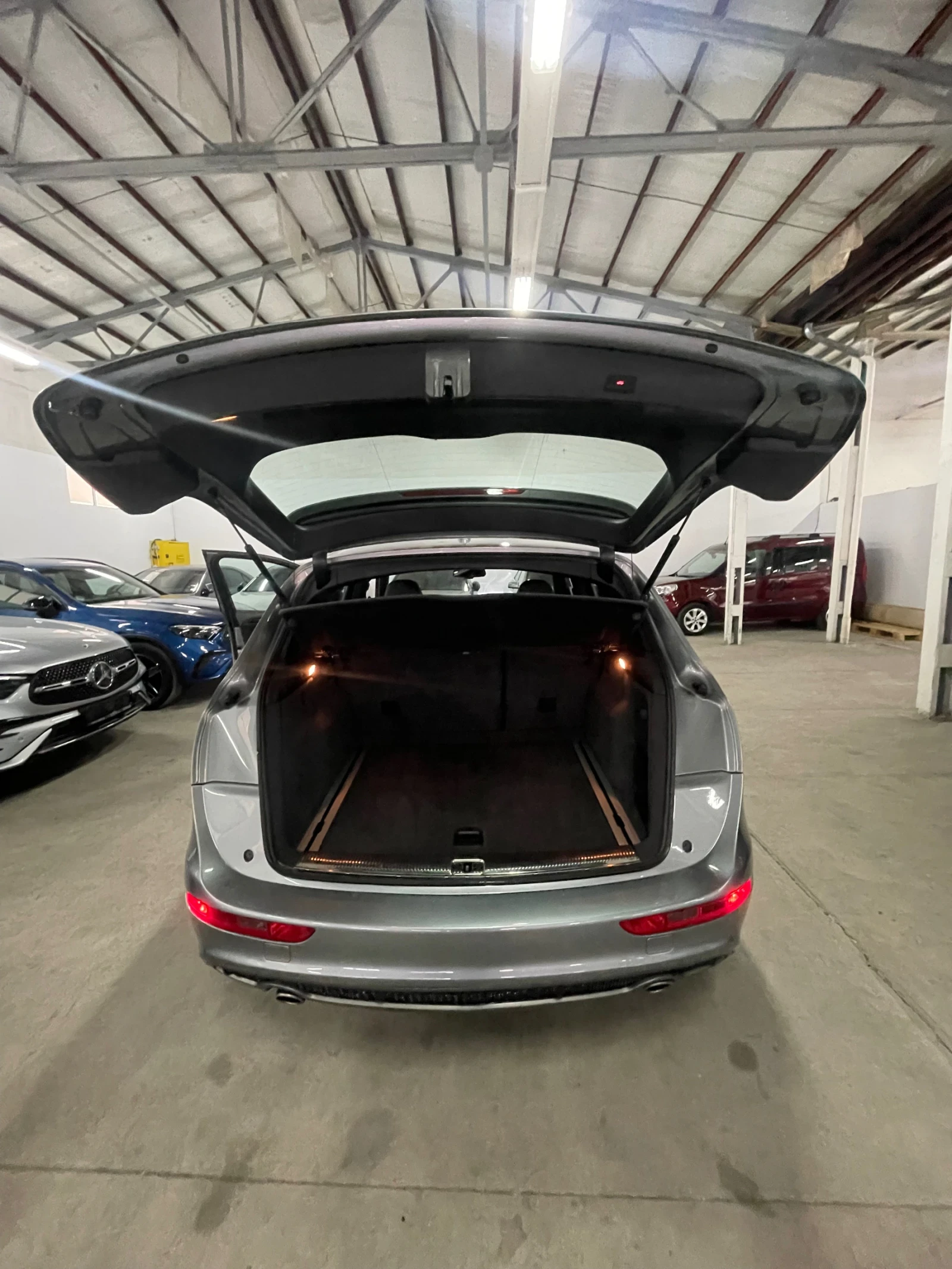 Audi Q5 Sline/3.0tdi/подгрев/лед /Обслужена!!!, снимка 17 - Автомобили и джипове - 53930892