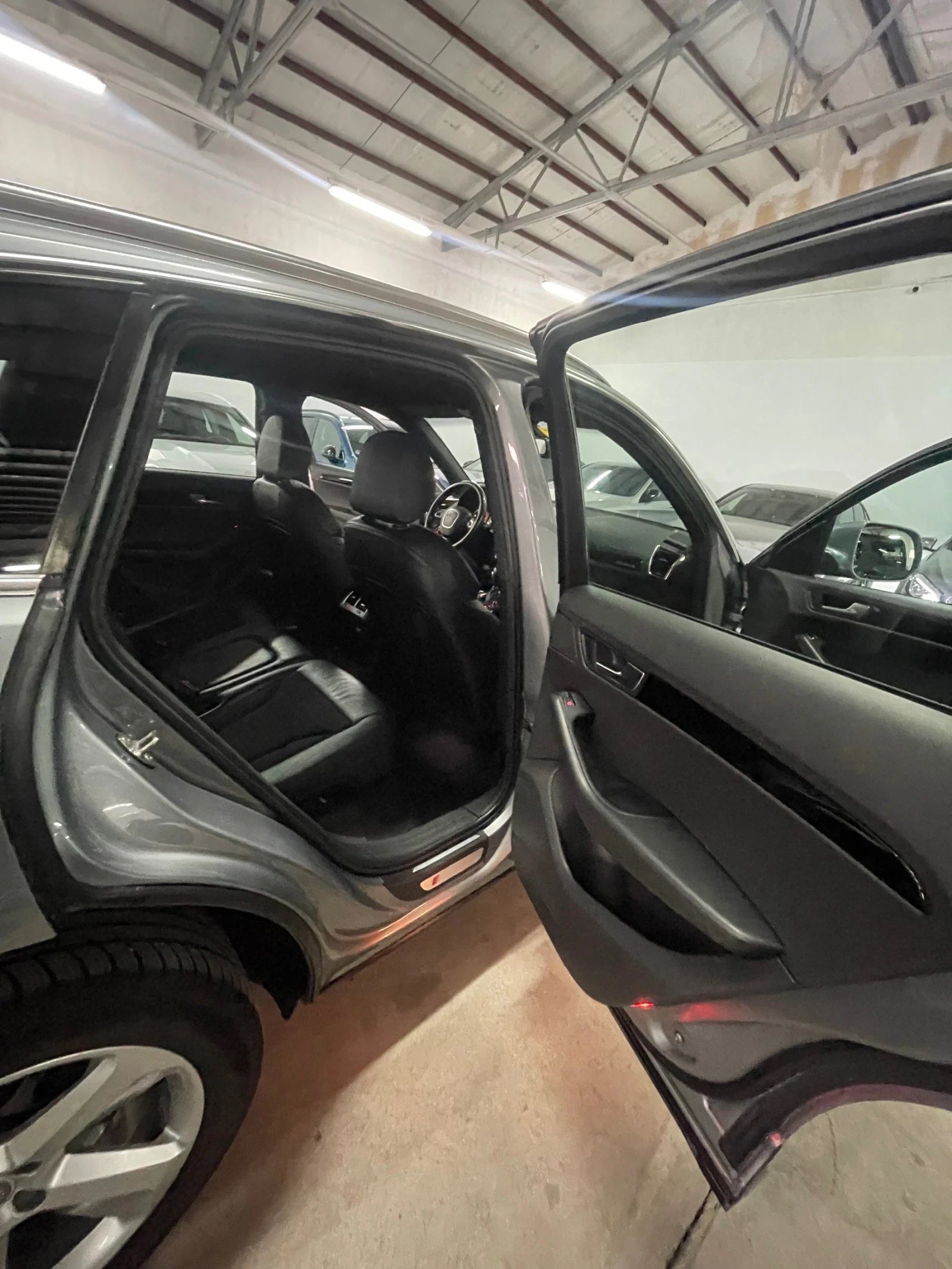 Audi Q5 Sline/3.0tdi/подгрев/лед /Обслужена!!!, снимка 16 - Автомобили и джипове - 53930892