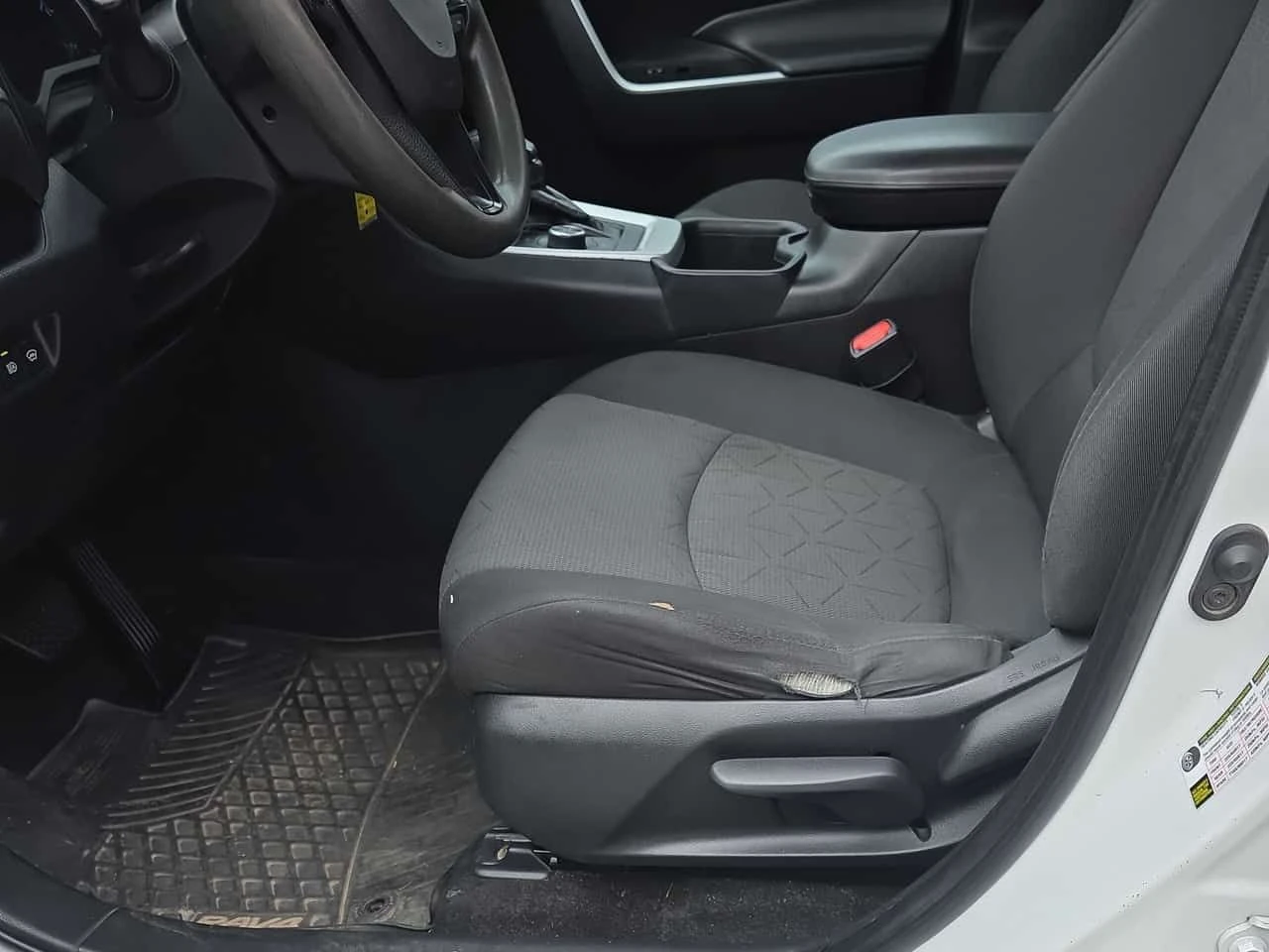 Toyota Rav4 * HYBRID LE * КАМЕРА* ПОДГРЕВ* , снимка 7 - Автомобили и джипове - 54109970