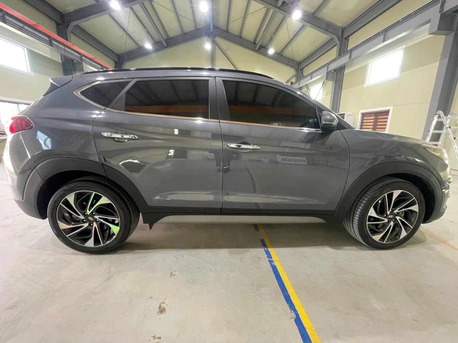 Hyundai Tucson 2.0D ! 2WD ! Premium !, снимка 5 - Автомобили и джипове - 54148932