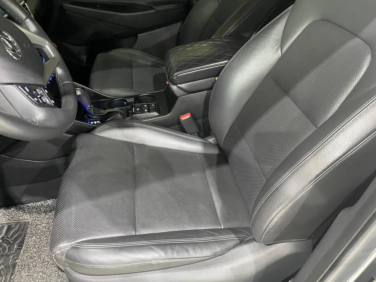 Hyundai Tucson 2.0D ! 2WD ! Premium !, снимка 9 - Автомобили и джипове - 54148932