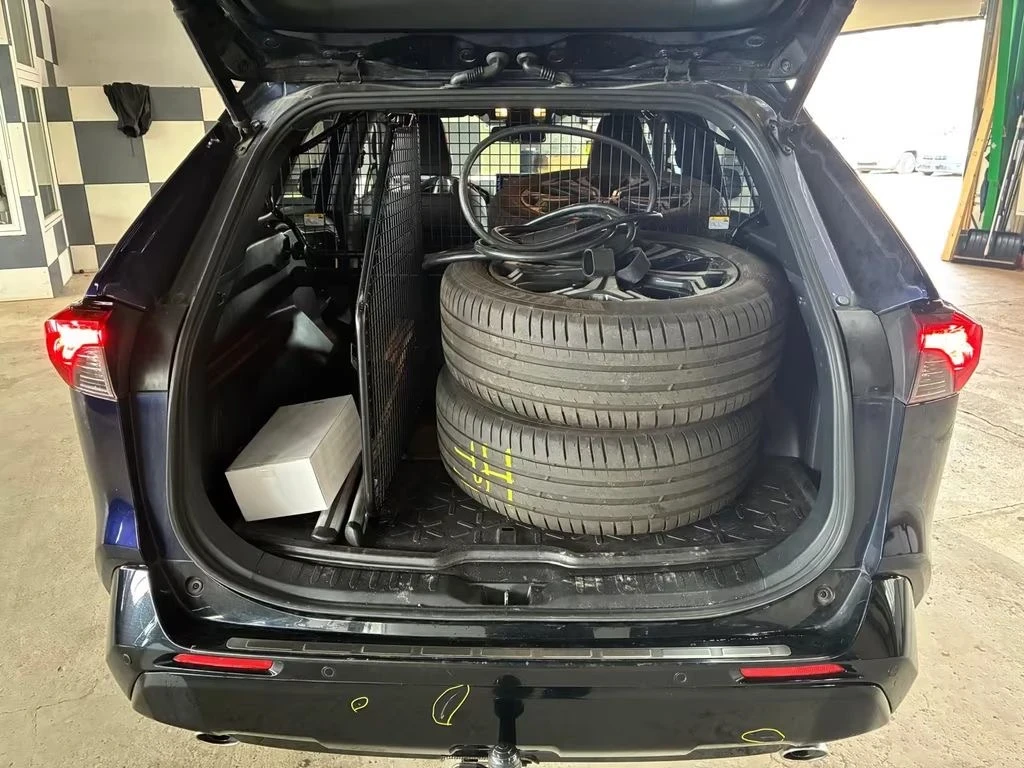 Toyota Rav4 Plug-in Hybrid 4x4, снимка 16 - Автомобили и джипове - 54258379
