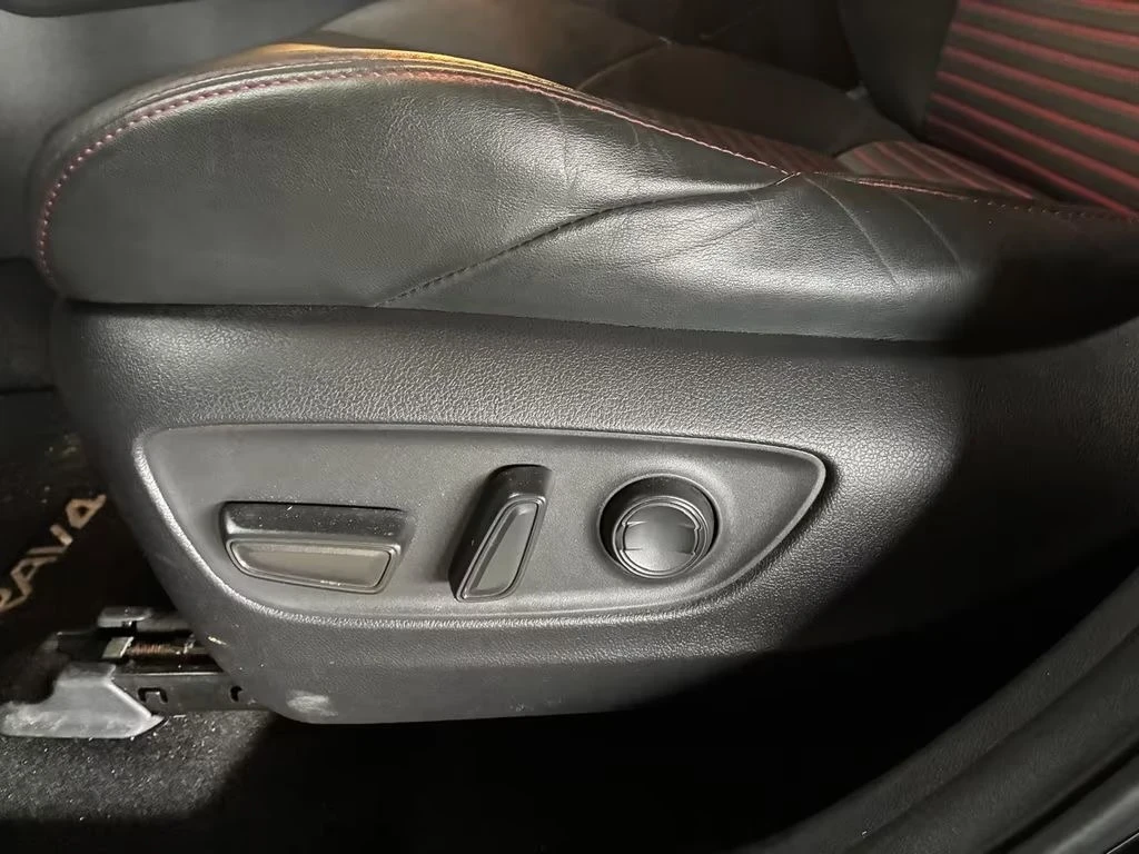 Toyota Rav4 Plug-in Hybrid 4x4, снимка 17 - Автомобили и джипове - 54258379