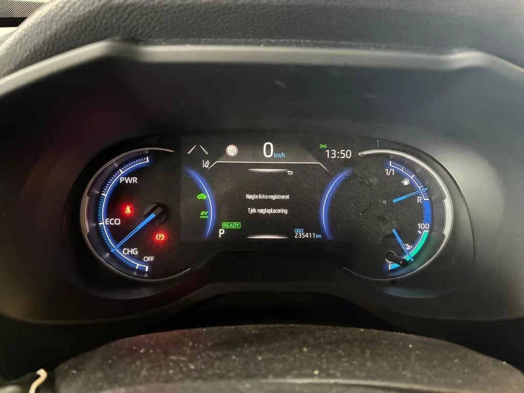 Toyota Rav4 Plug-in Hybrid 4x4, снимка 15 - Автомобили и джипове - 54258379