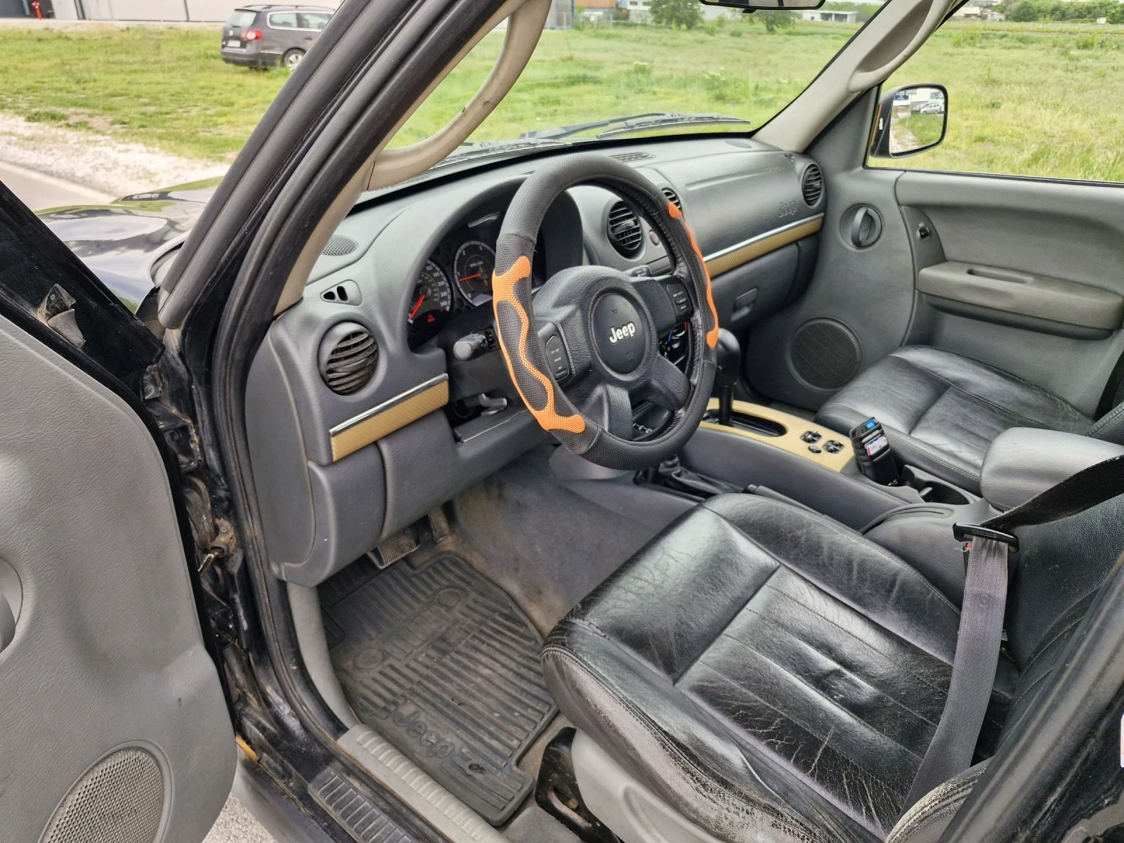 Jeep Cherokee 2.8D 163к.с. Автоматик 4х4, снимка 14 - Автомобили и джипове - 54494870