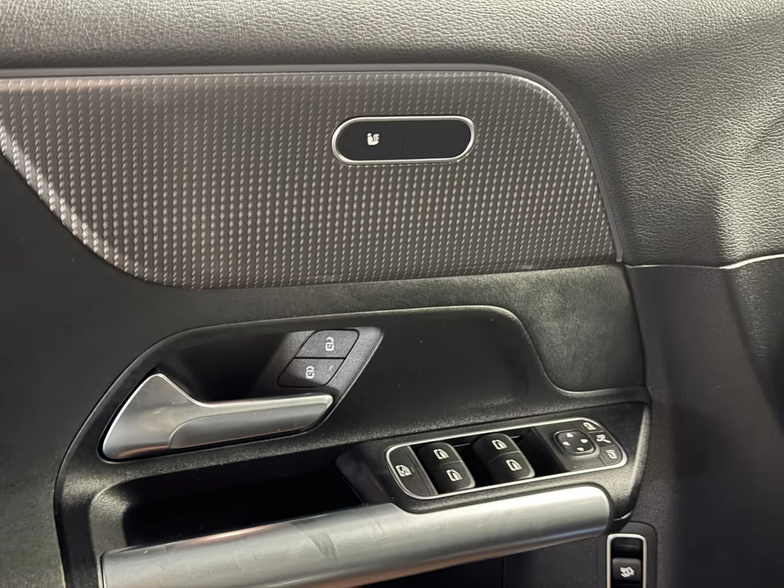 Mercedes-Benz EQA 350 4Matic AMG Line , снимка 17 - Автомобили и джипове - 54680803