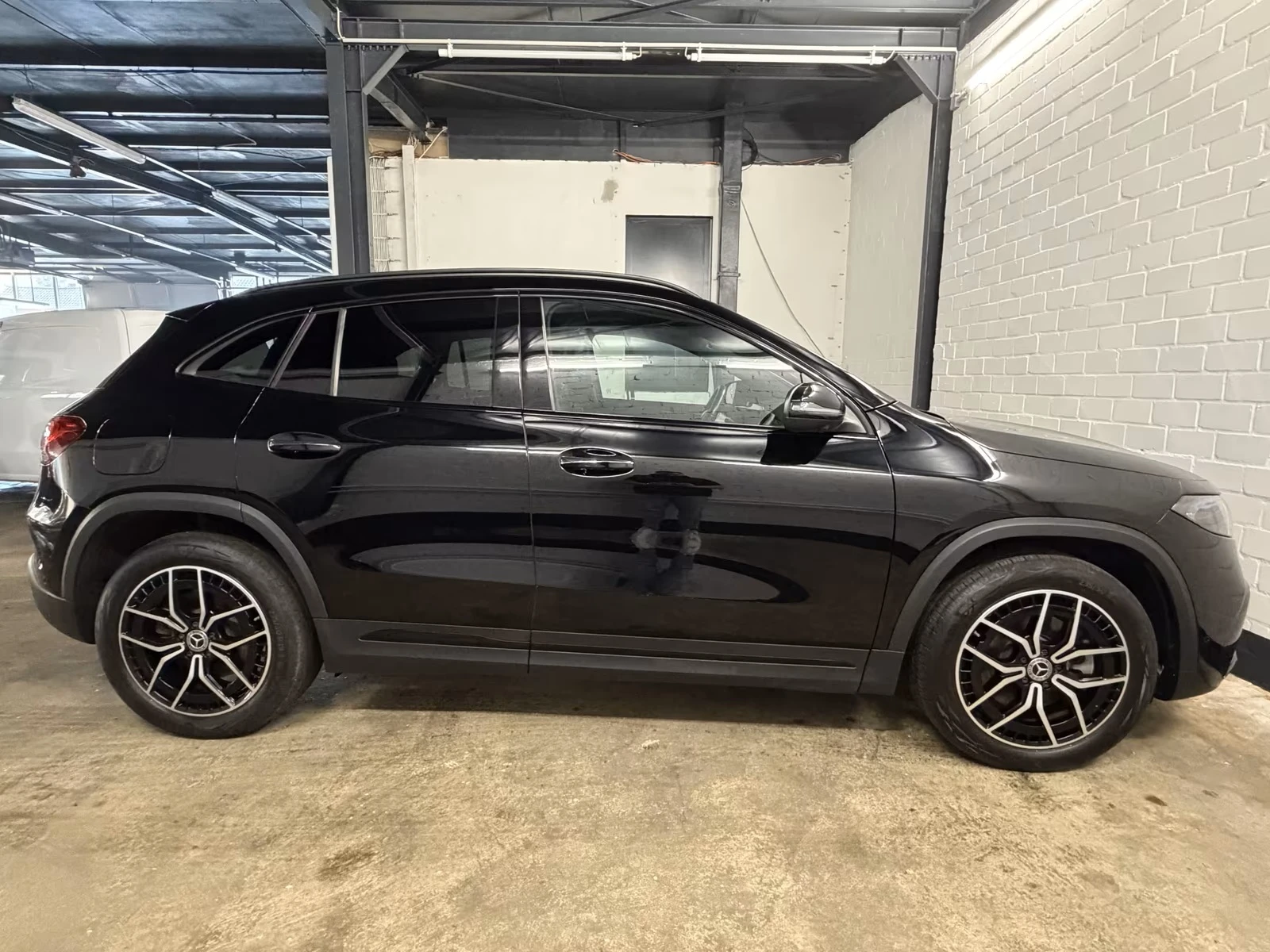 Mercedes-Benz EQA 350 4Matic AMG Line , снимка 6 - Автомобили и джипове - 54680803